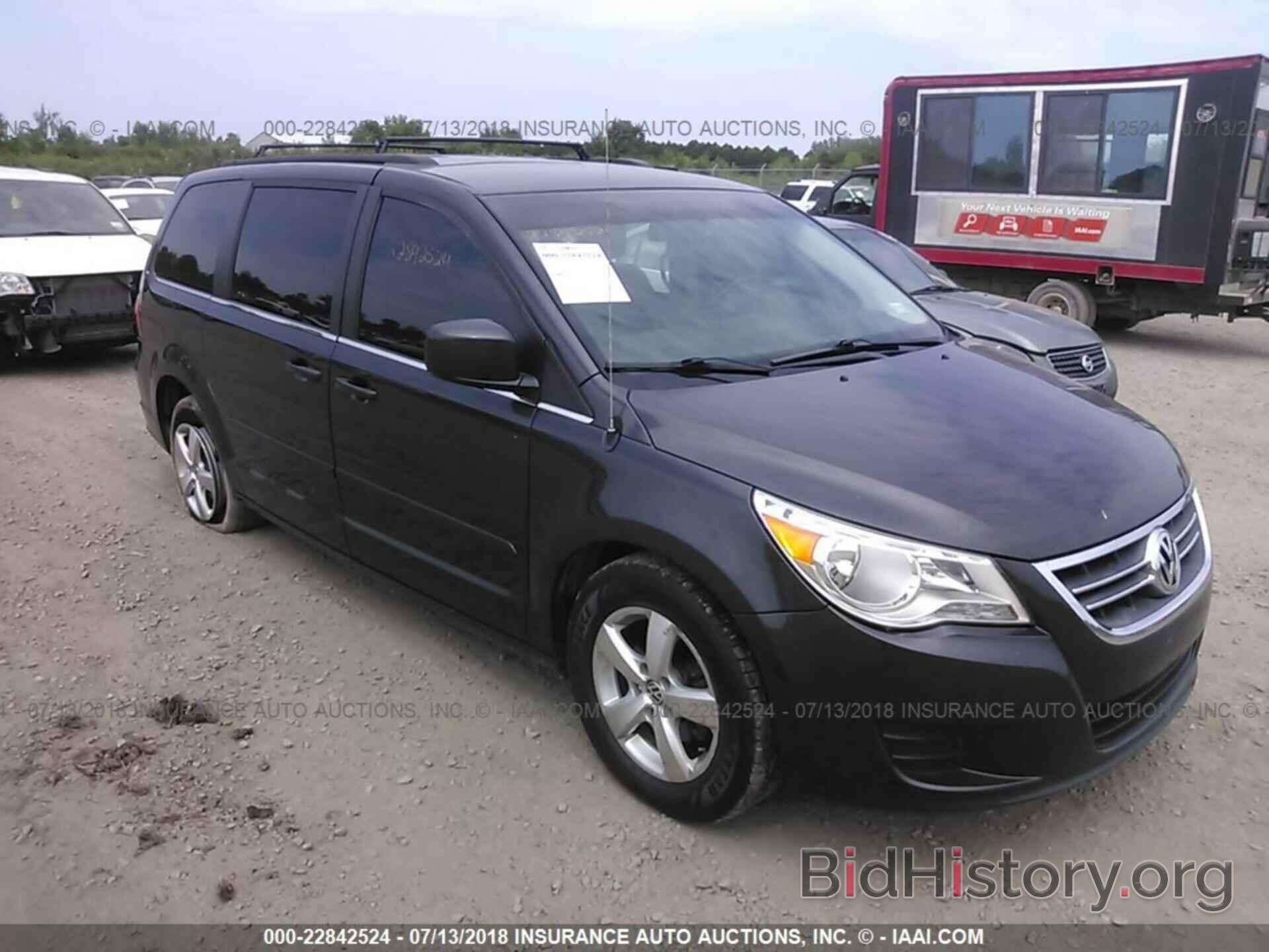 Фотография 2V4RW3DG1BR716936 - Volkswagen Routan 2011