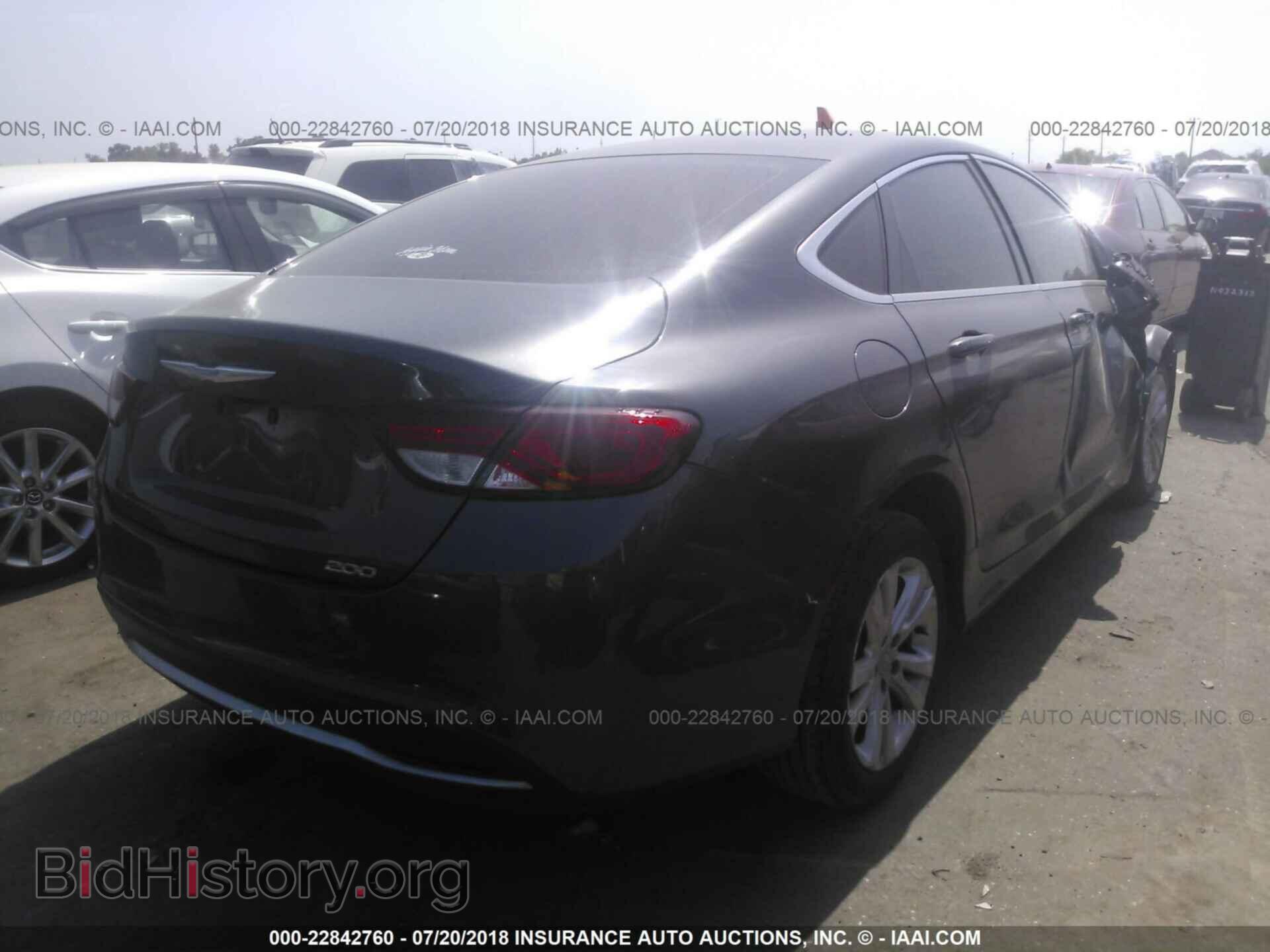 2015 Chrysler 200 - VIN: 1C3CCCAB3FN676559 - Photo 4
