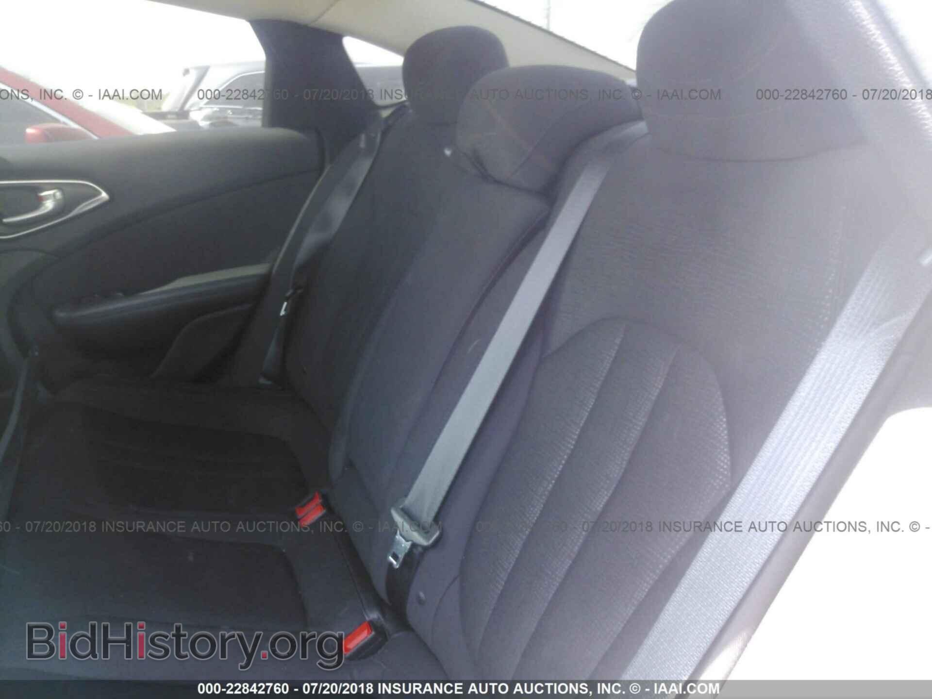 2015 Chrysler 200 - VIN: 1C3CCCAB3FN676559 - Photo 8