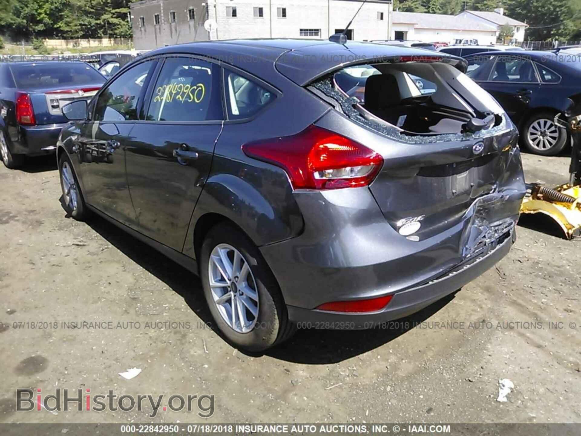 2017 Ford Focus - VIN: 1FADP3K23HL335136 - Фото 3