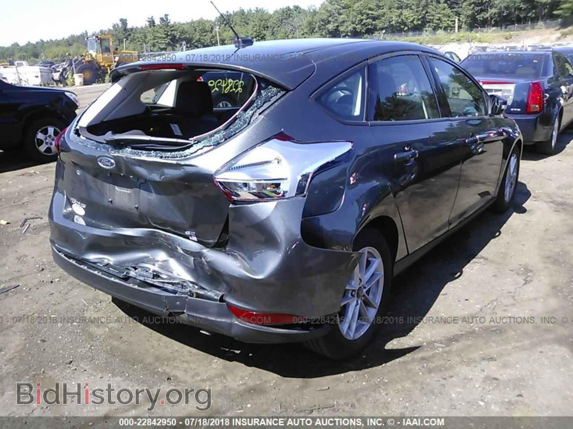 2017 Ford Focus - VIN: 1FADP3K23HL335136 - Фото 4