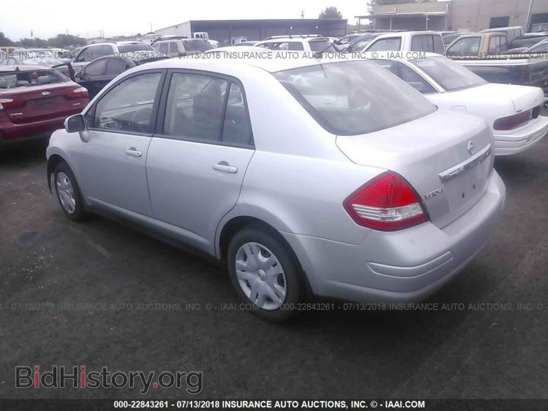 2011 Nissan Versa - VIN: 3N1BC1AP7BL444549 - Фото 3