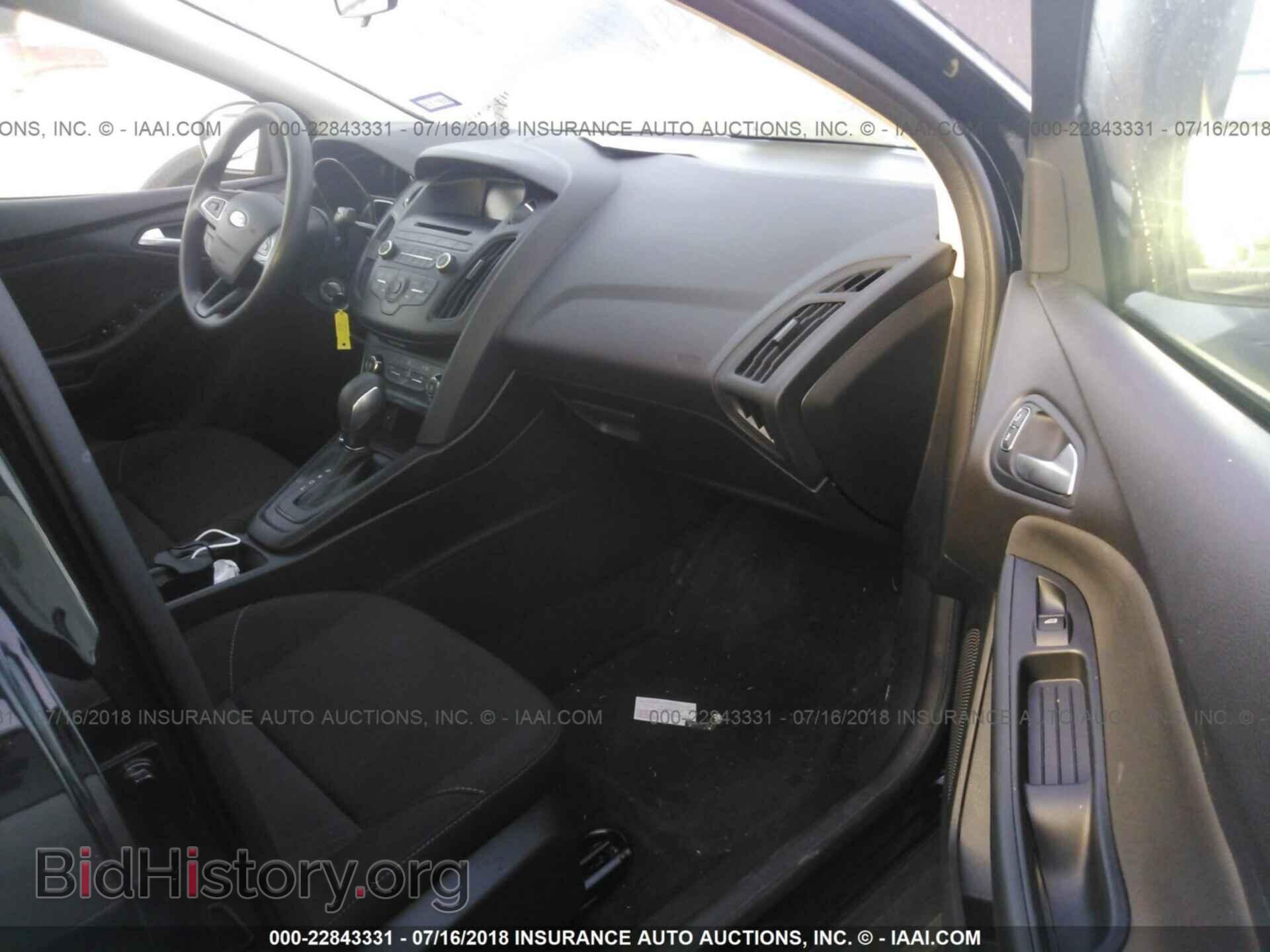 2017 Ford Focus - VIN: 1FADP3F28HL251713 - Photo 5