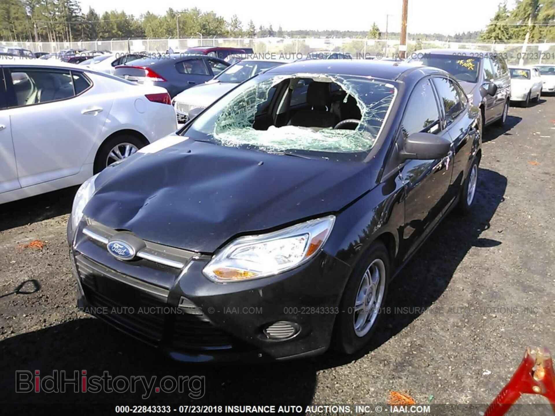 2014 Ford Focus - VIN: 1FADP3E27EL433321 - Photo 2