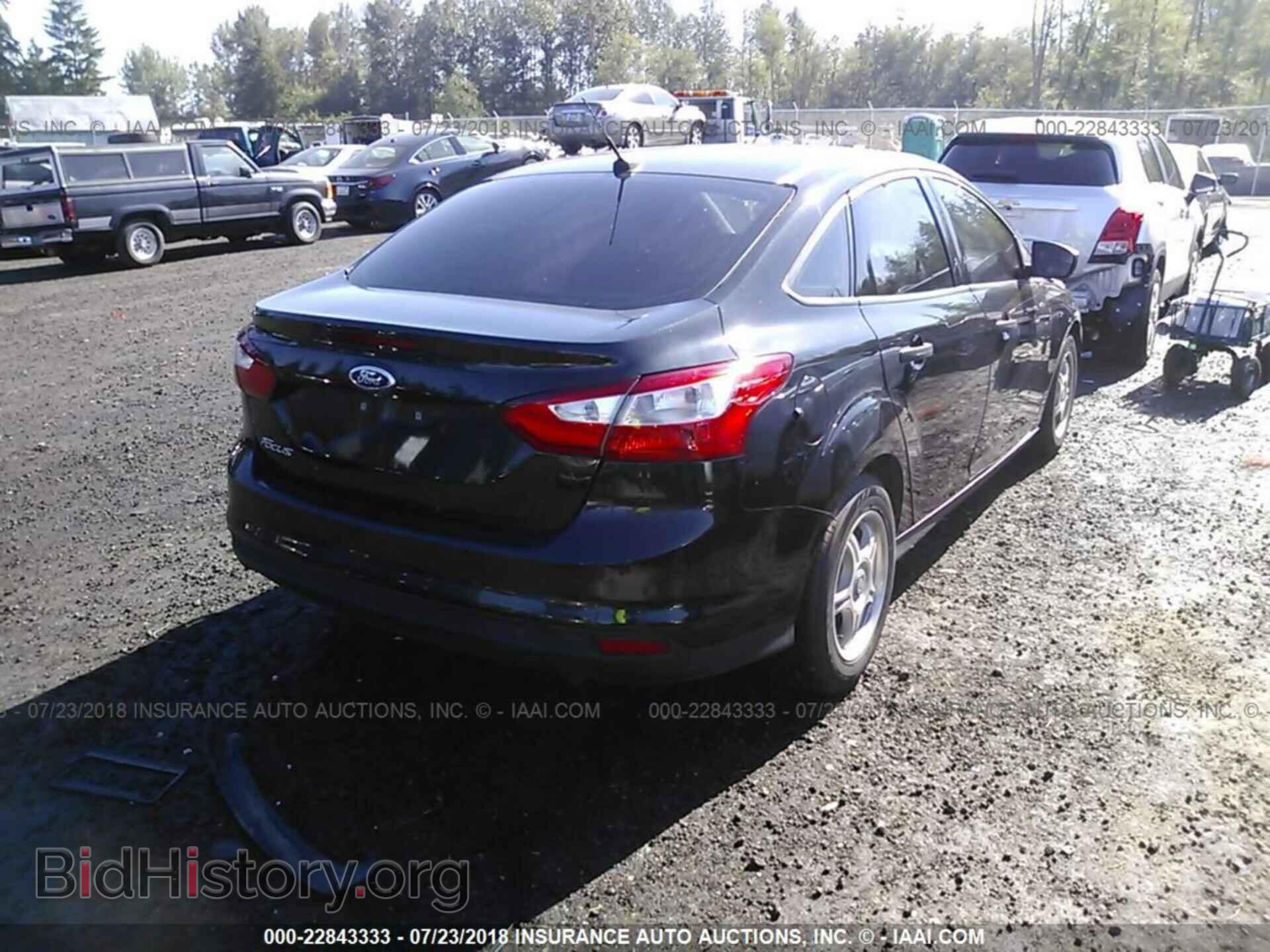 2014 Ford Focus - VIN: 1FADP3E27EL433321 - Photo 4