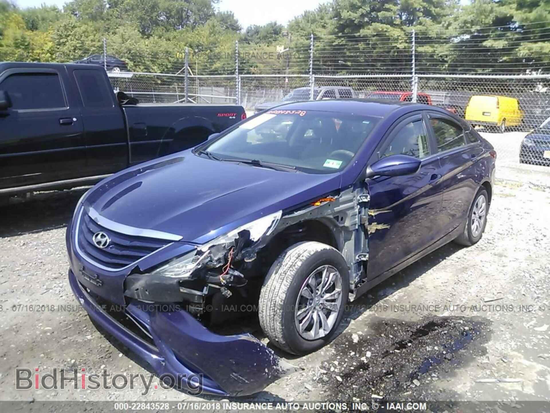 2012 Hyundai Sonata - VIN: 5NPEB4AC5CH367712 - Photo 2