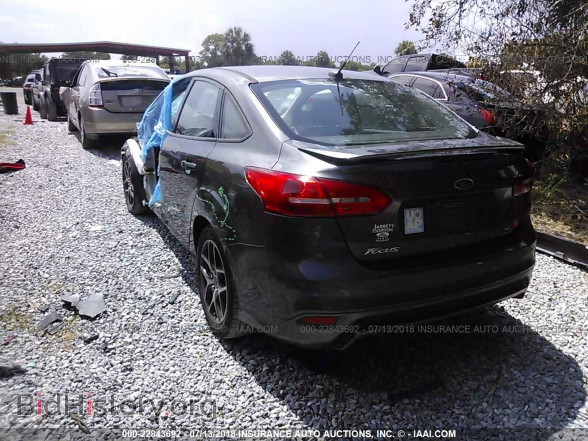 2016 Ford Focus - VIN: 1FADP3F22GL274175 - Фото 3
