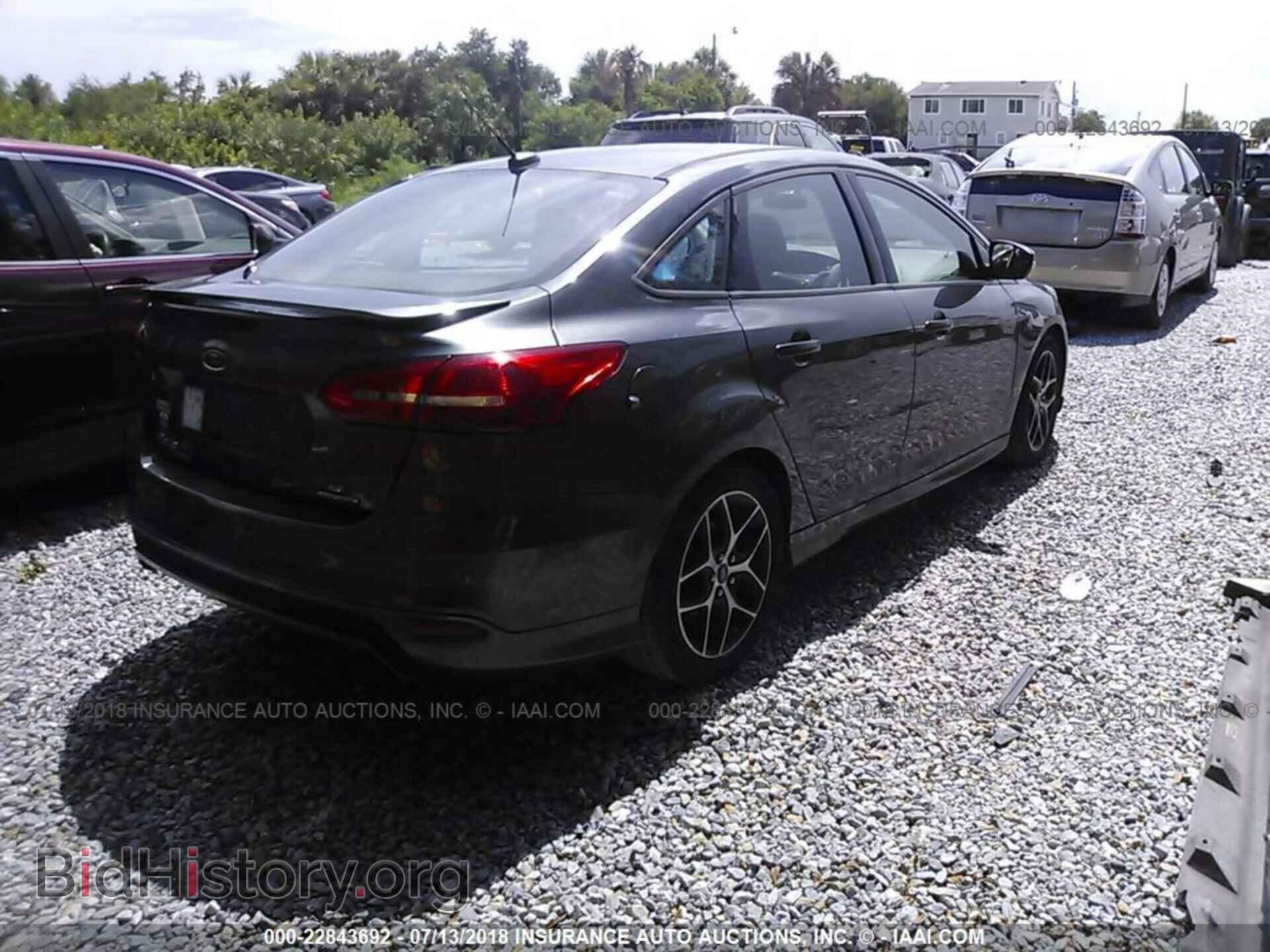 2016 Ford Focus - VIN: 1FADP3F22GL274175 - Фото 4