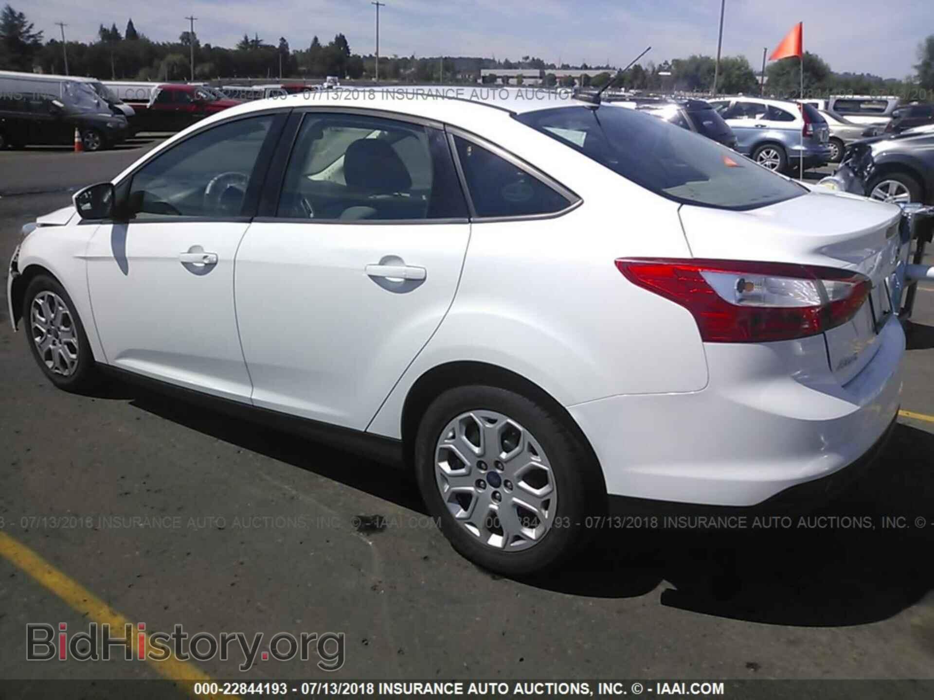 2012 Ford Focus - VIN: 1FAHP3F26CL470874 - Photo 3
