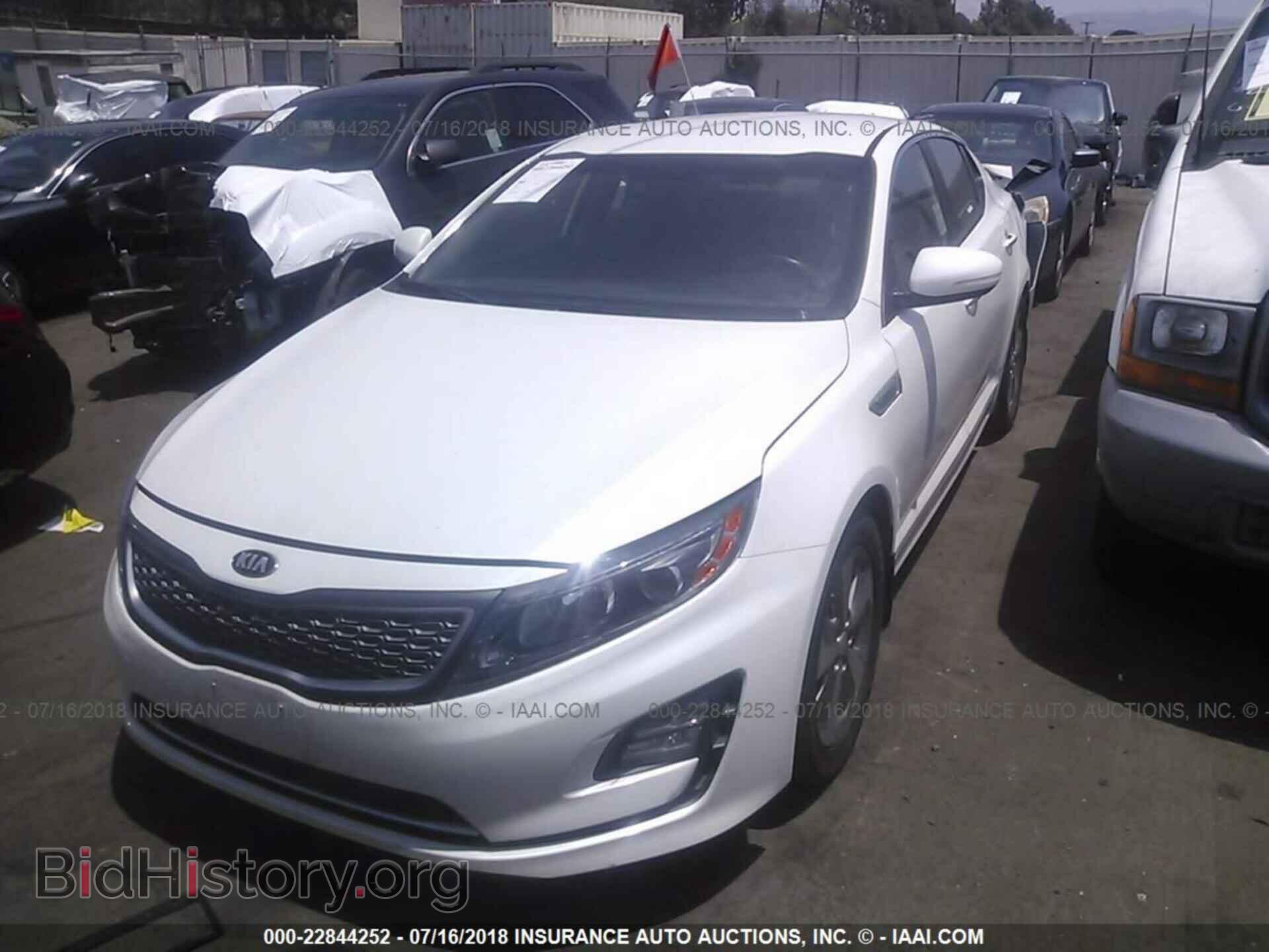 2016 Kia Optima - VIN: KNAGN4AD7G5098057 - Photo 2