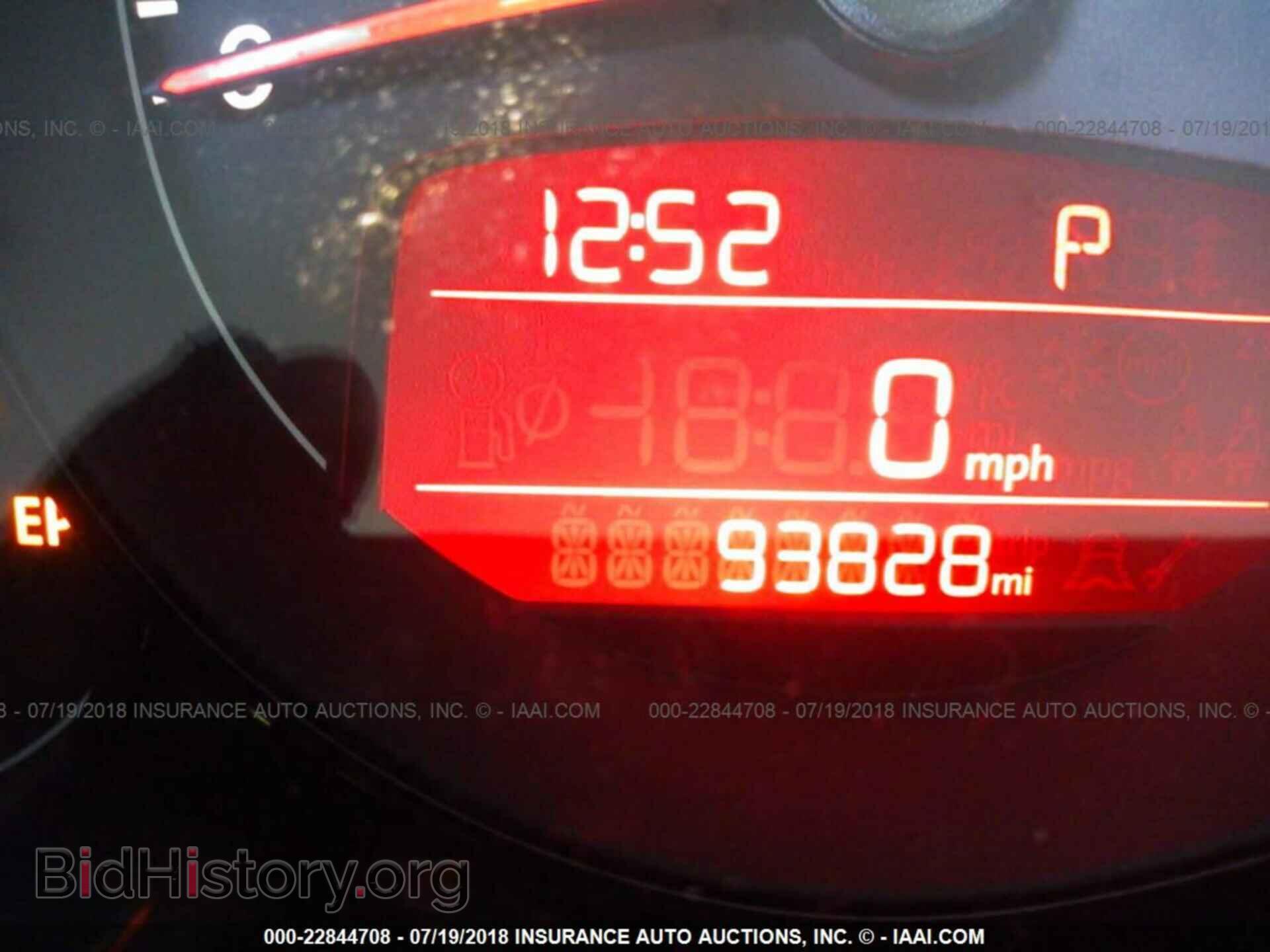 2012 Volkswagen Beetle - VIN: 3VWFP7AT8CM645078 - Фото 7