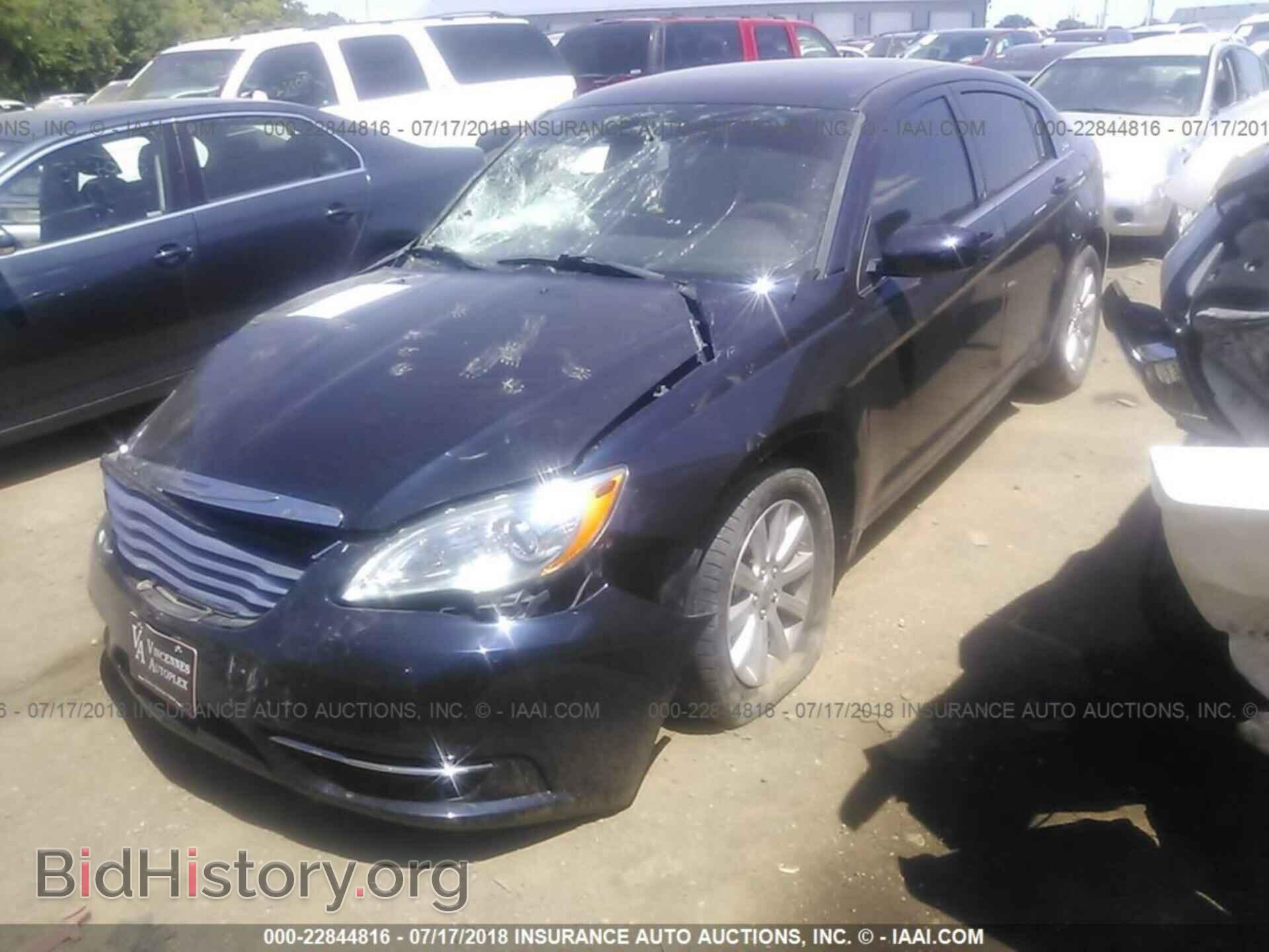 2012 Chrysler 200 - VIN: 1C3CCBBG6CN109052 - Фото 2