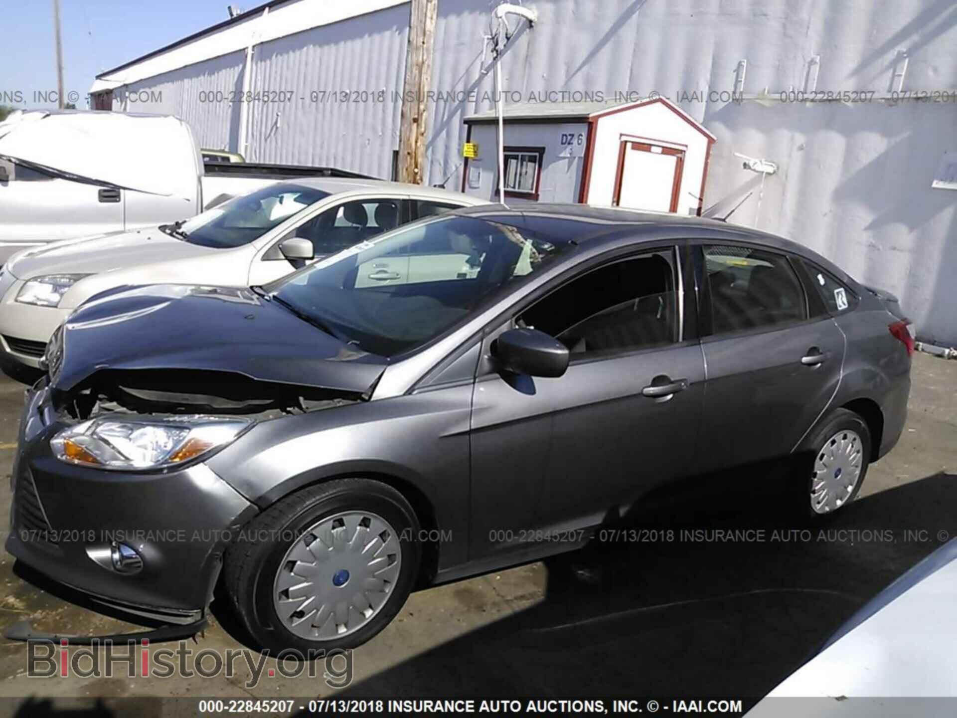 2012 Ford Focus - VIN: 1FAHP3F26CL155718 - Photo 2