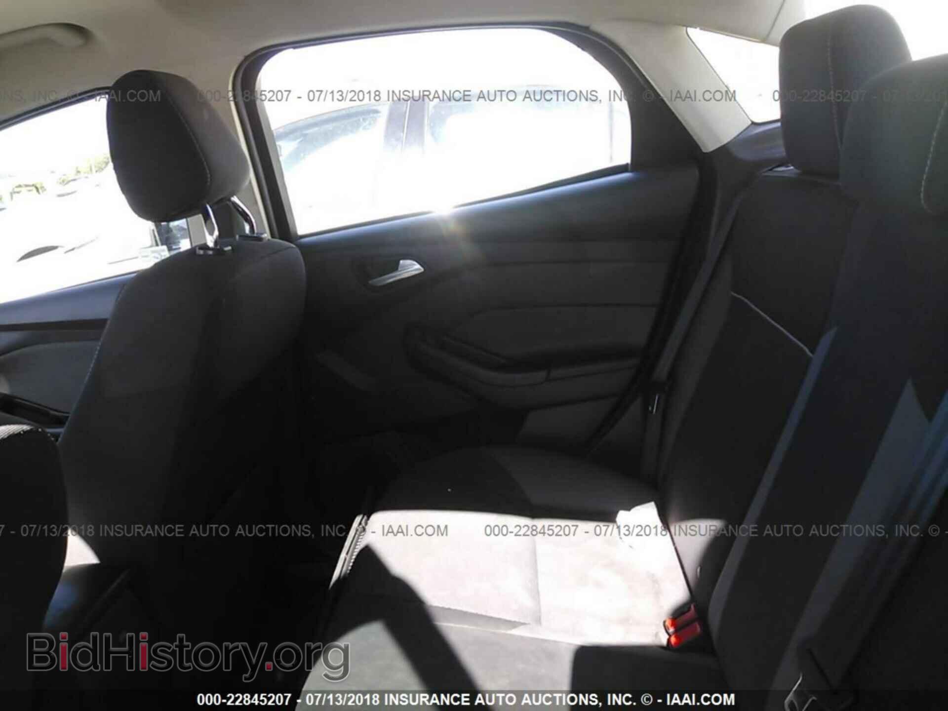 2012 Ford Focus - VIN: 1FAHP3F26CL155718 - Photo 8