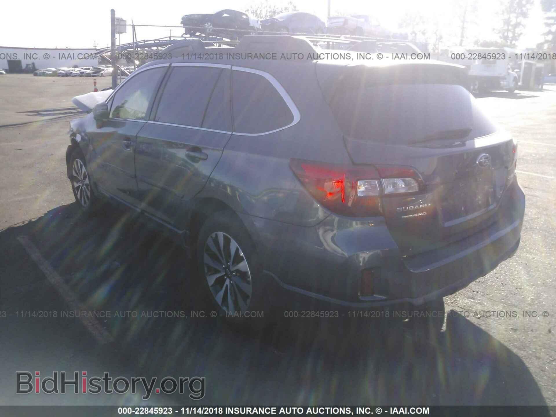 2017 Subaru Outback - VIN: 4S4BSANC3H3256747 - Фото 3