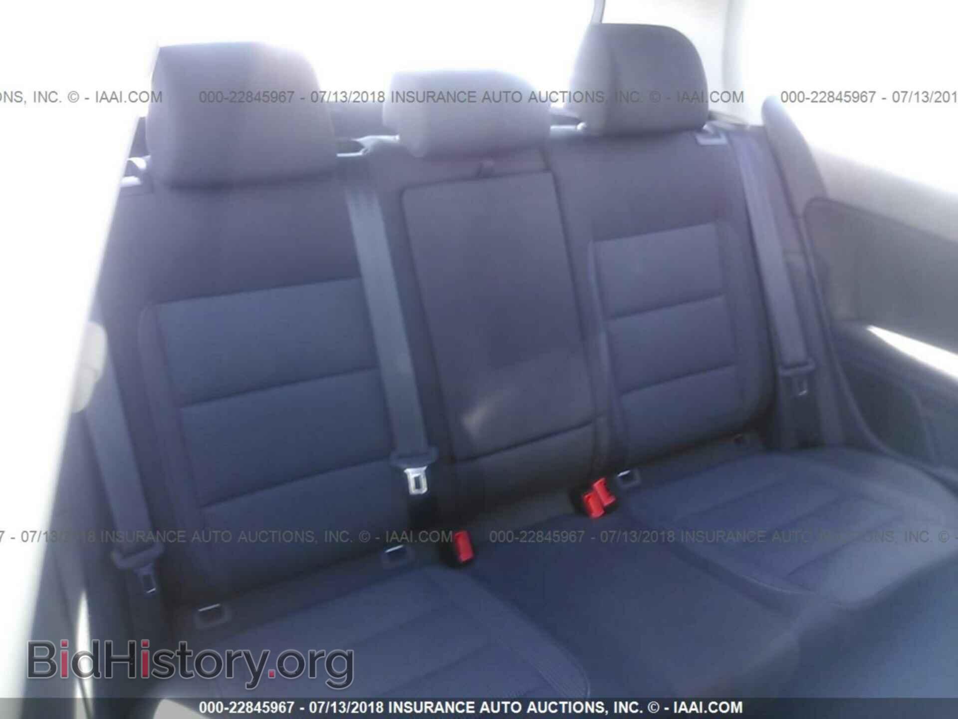 2011 Volkswagen Golf - VIN: WVWAB7AJ7BW212375 - Фото 8