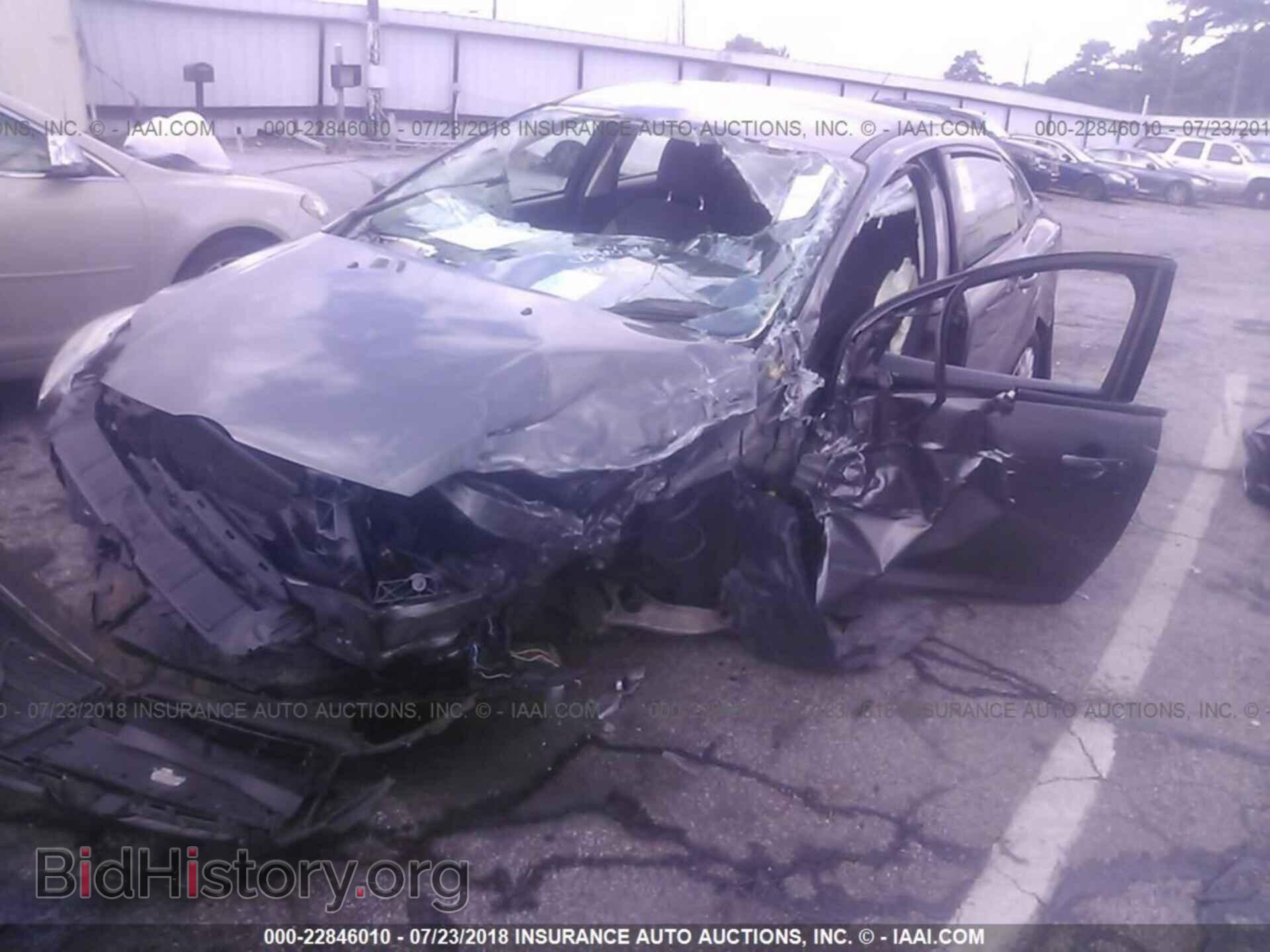 2012 Ford Focus - VIN: 1FAHP3F2XCL334330 - Photo 2
