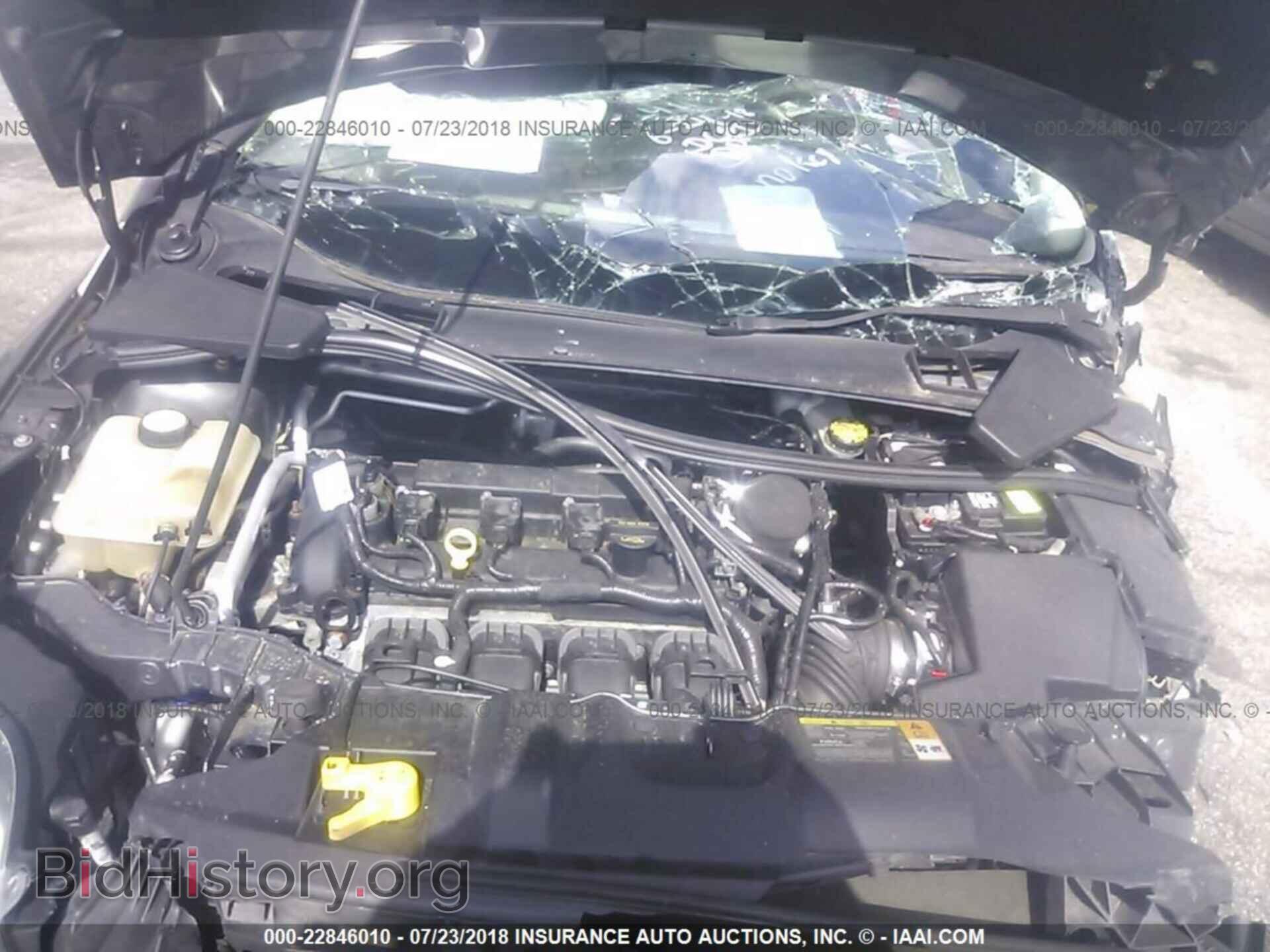 2012 Ford Focus - VIN: 1FAHP3F2XCL334330 - Photo 10