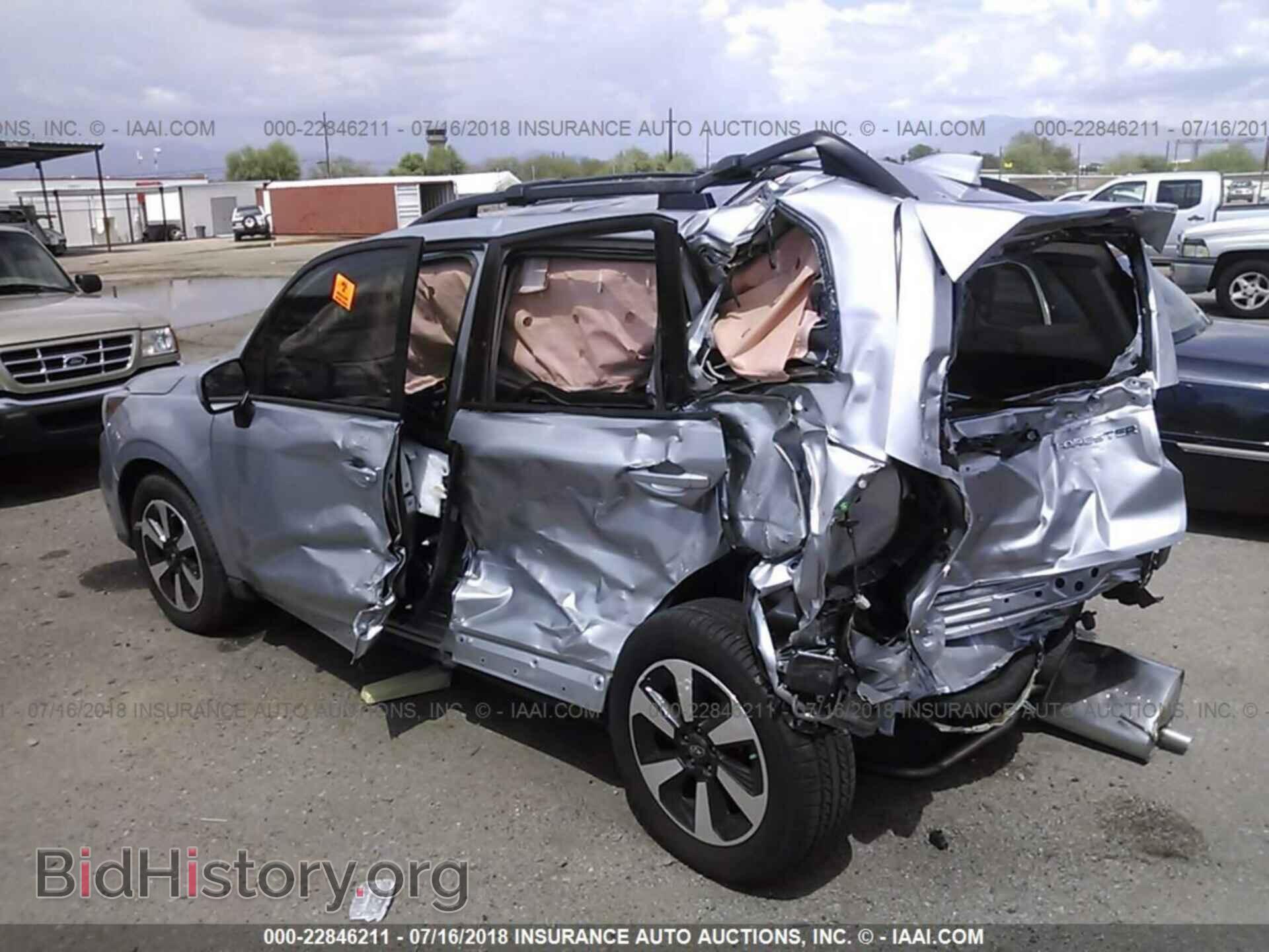 2018 Subaru Forester - VIN: JF2SJAGC6JH450459 - Photo 6
