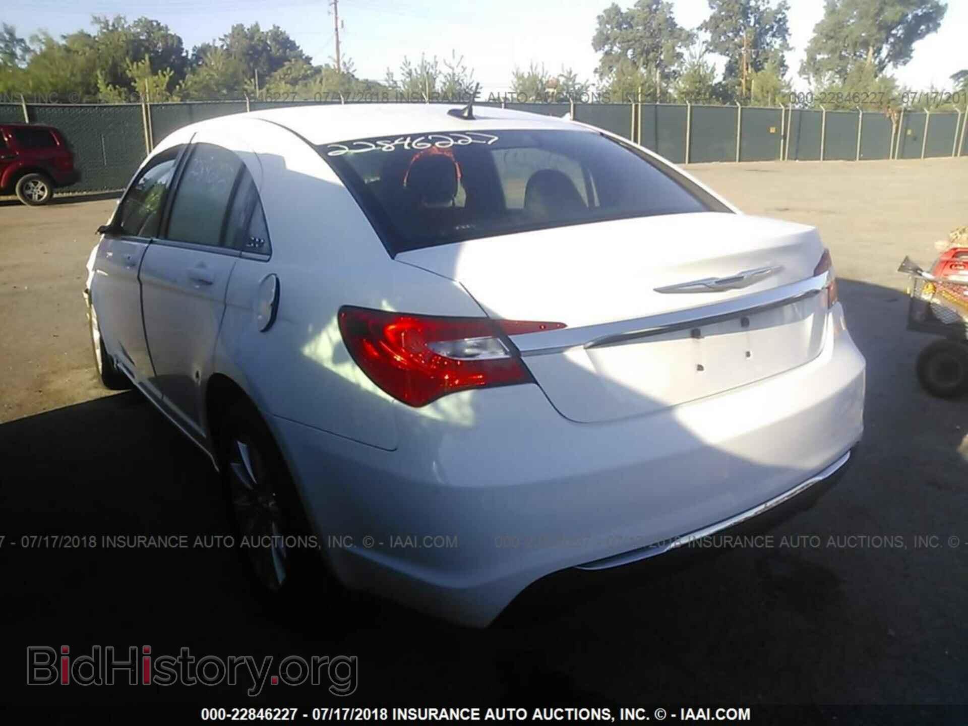 2011 Chrysler 200 - VIN: 1C3BC1FB4BN549645 - Photo 3