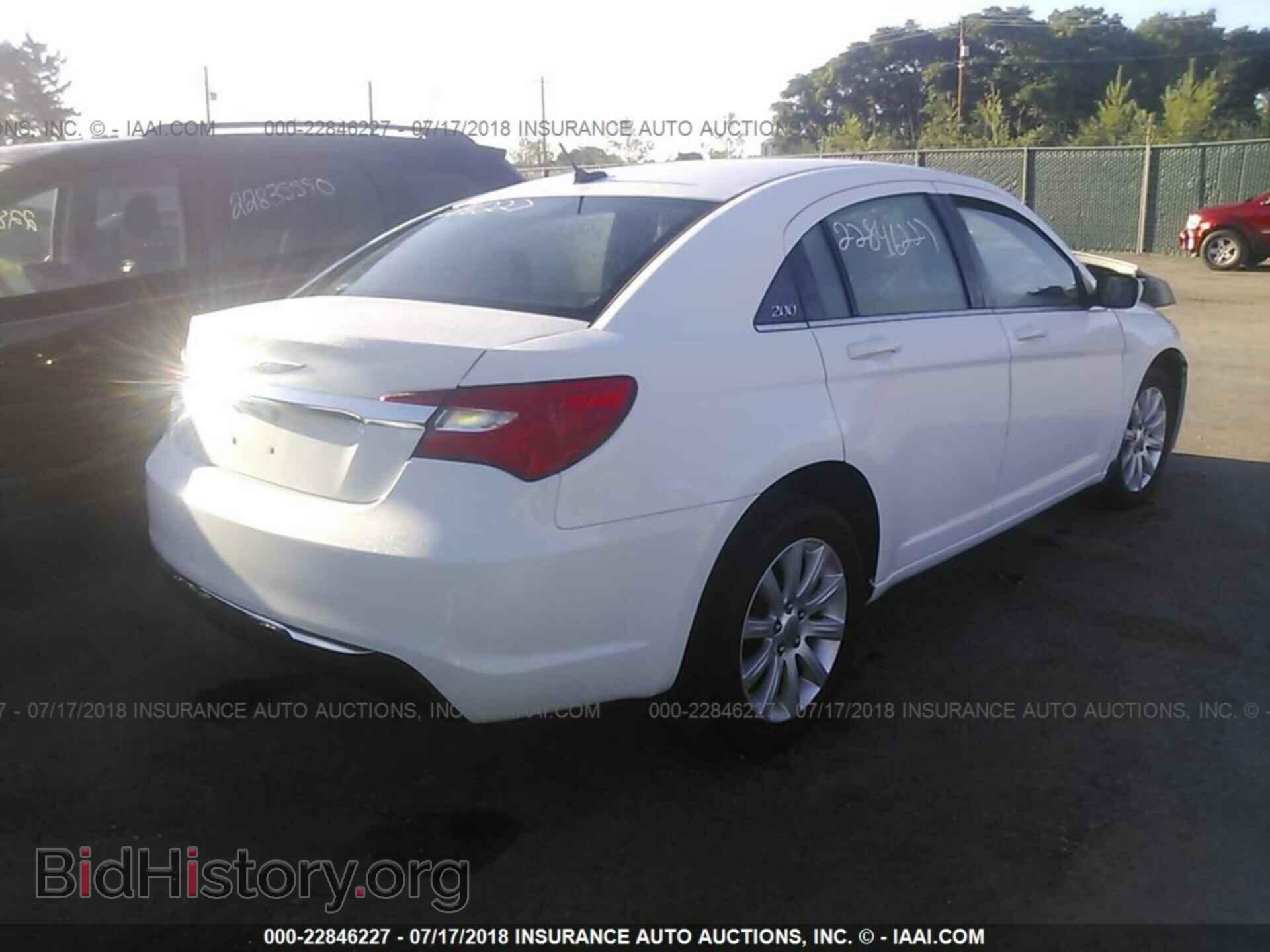 2011 Chrysler 200 - VIN: 1C3BC1FB4BN549645 - Photo 4