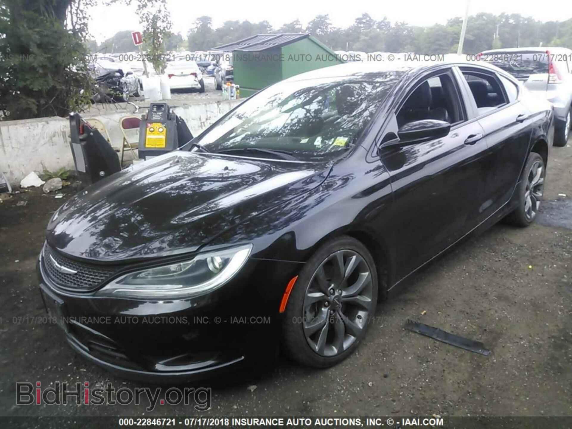 2015 Chrysler 200 - VIN: 1C3CCCBB2FN617663 - Photo 2
