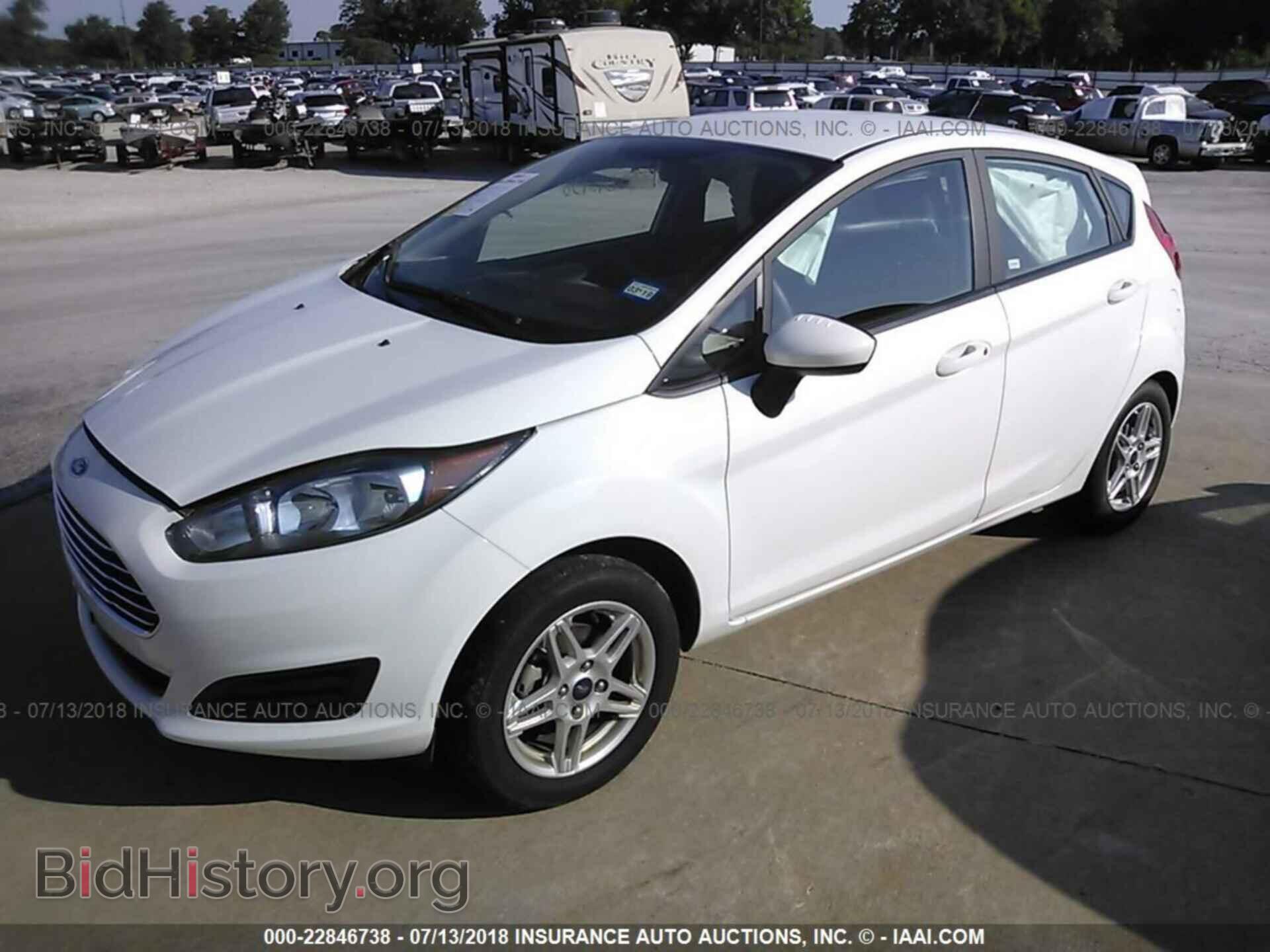 2017 Ford Fiesta - VIN: 3FADP4EJ4HM129184 - Photo 2