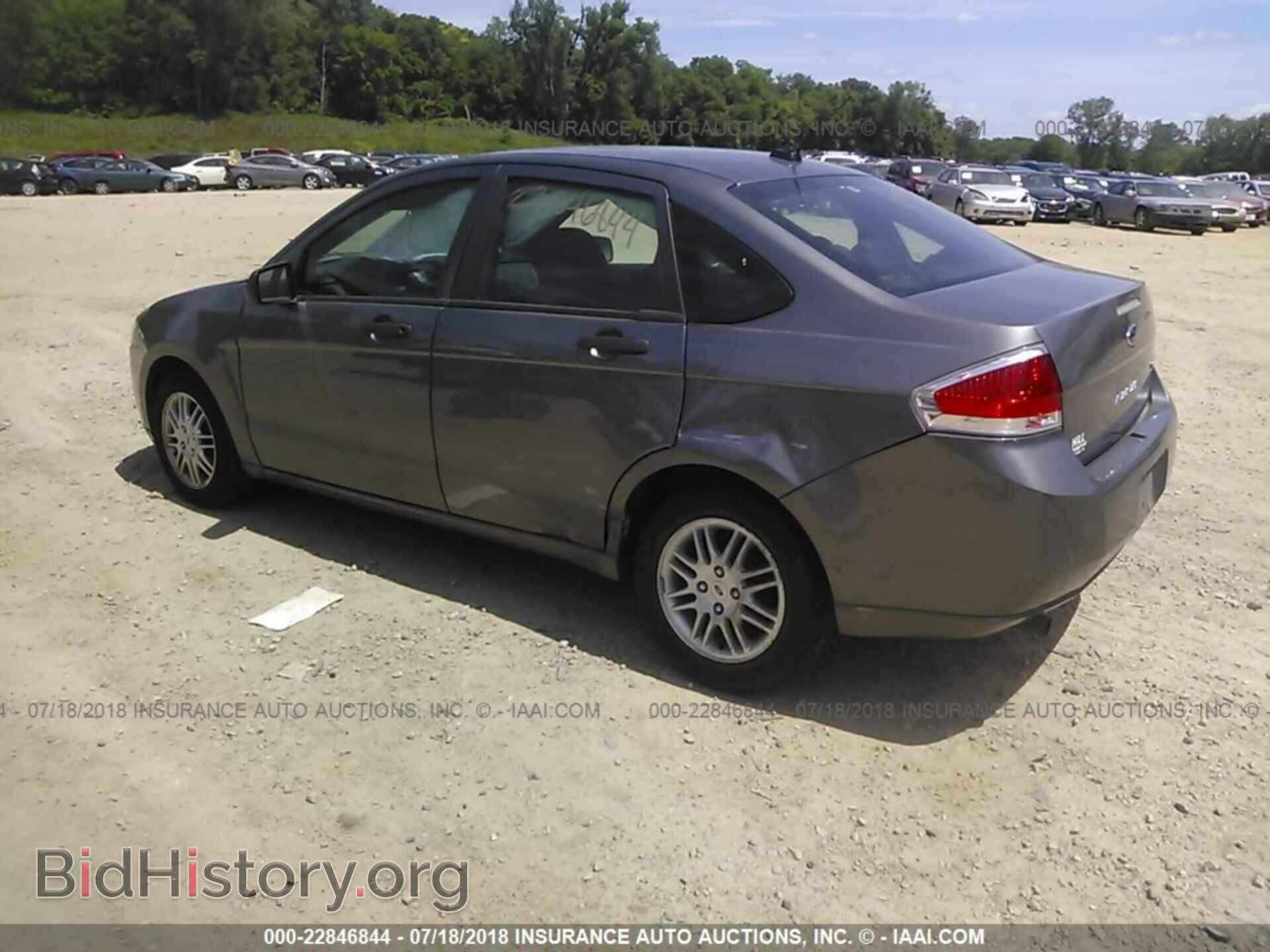 2011 Ford Focus - VIN: 1FAHP3FN2BW200841 - Фото 3
