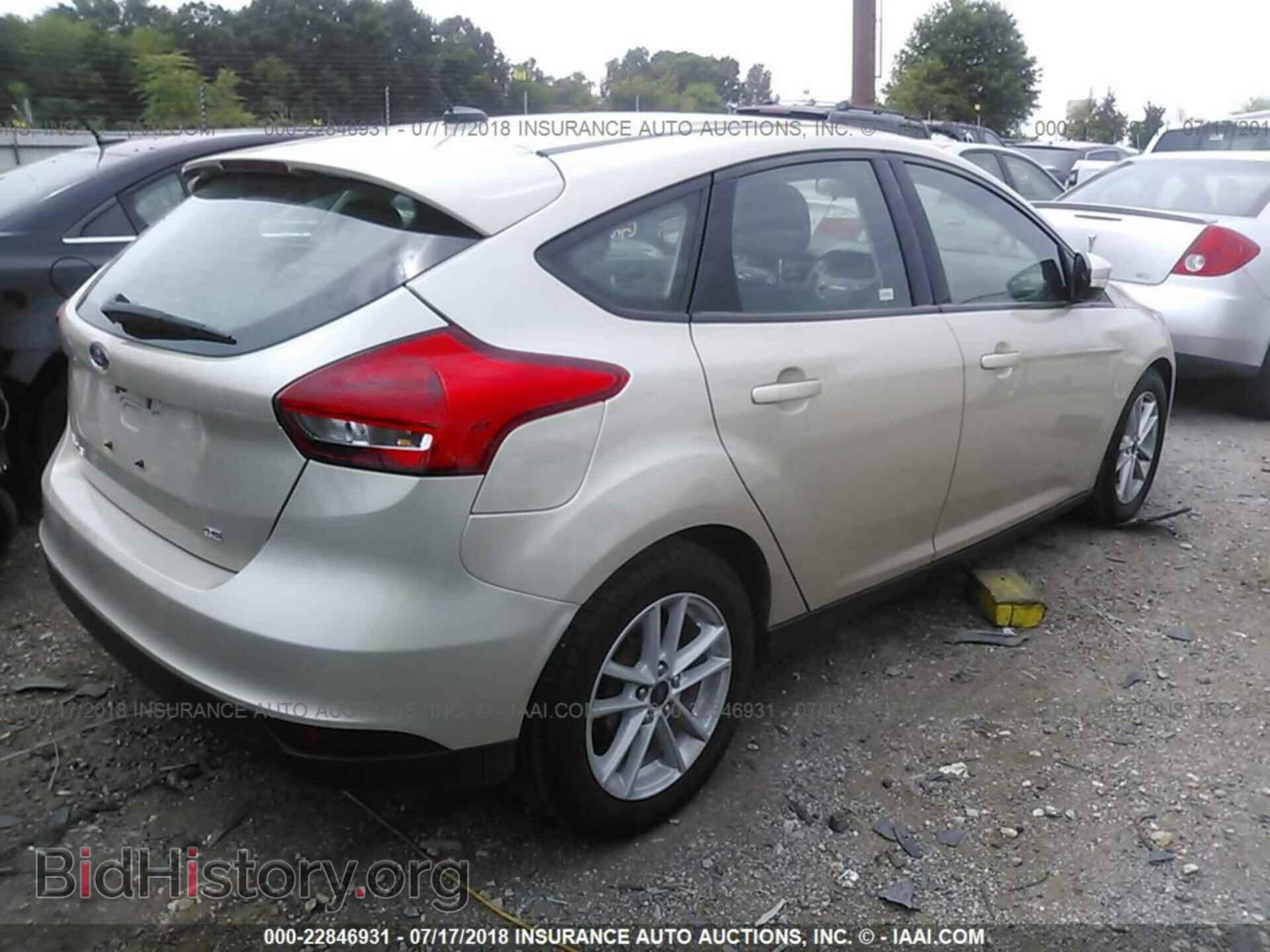 2017 Ford Focus - VIN: 1FADP3K23HL232508 - Photo 4