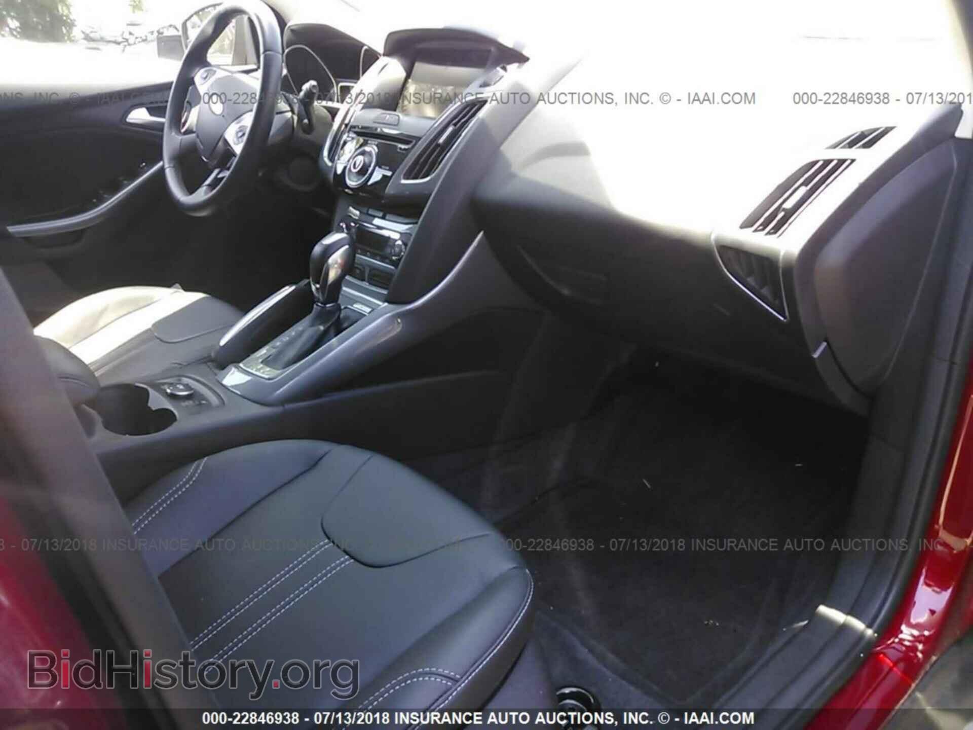 2012 Ford Focus - VIN: 1FAHP3N25CL209401 - Photo 5