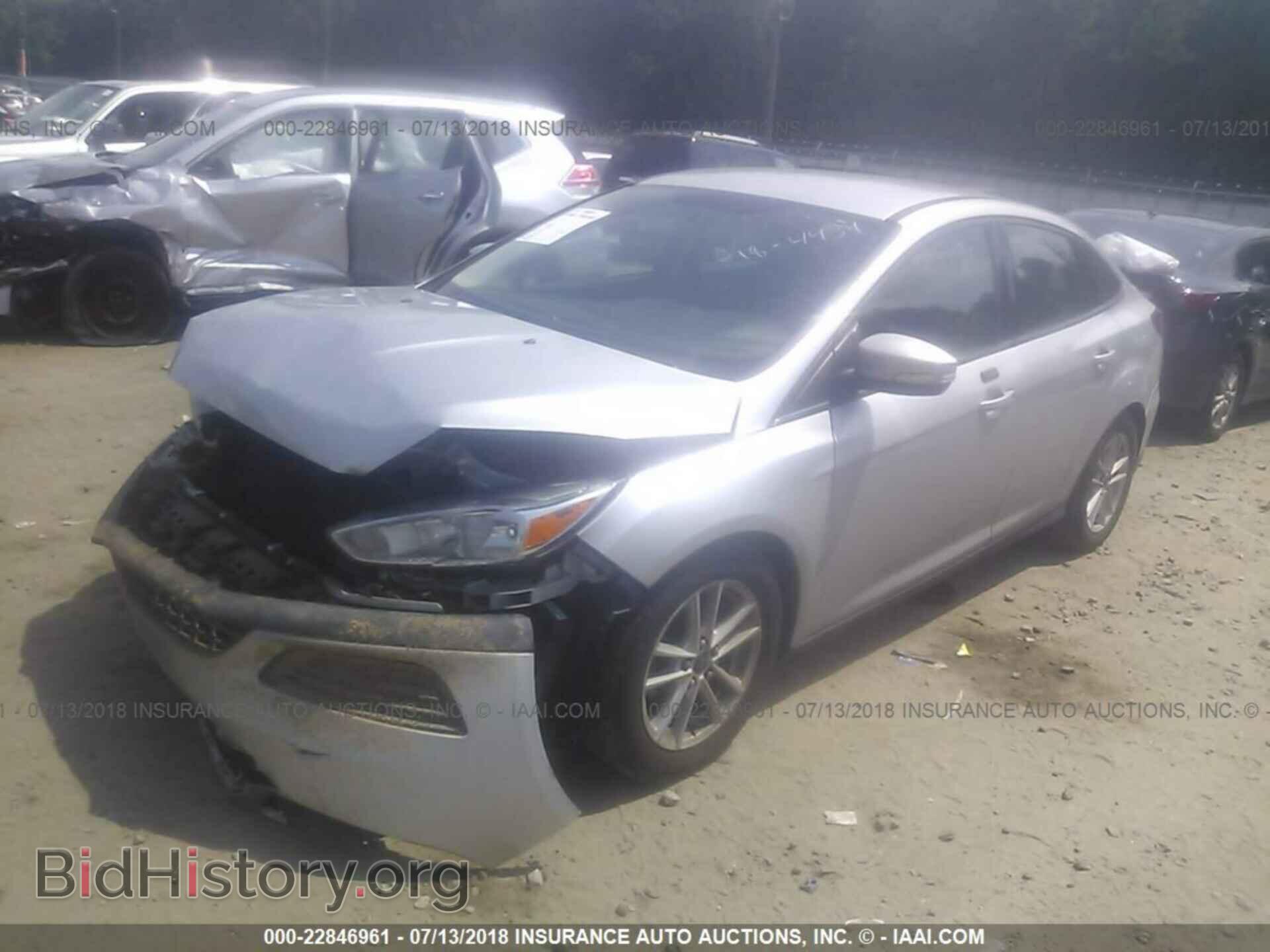2015 Ford Focus - VIN: 1FADP3F21FL375772 - Photo 2