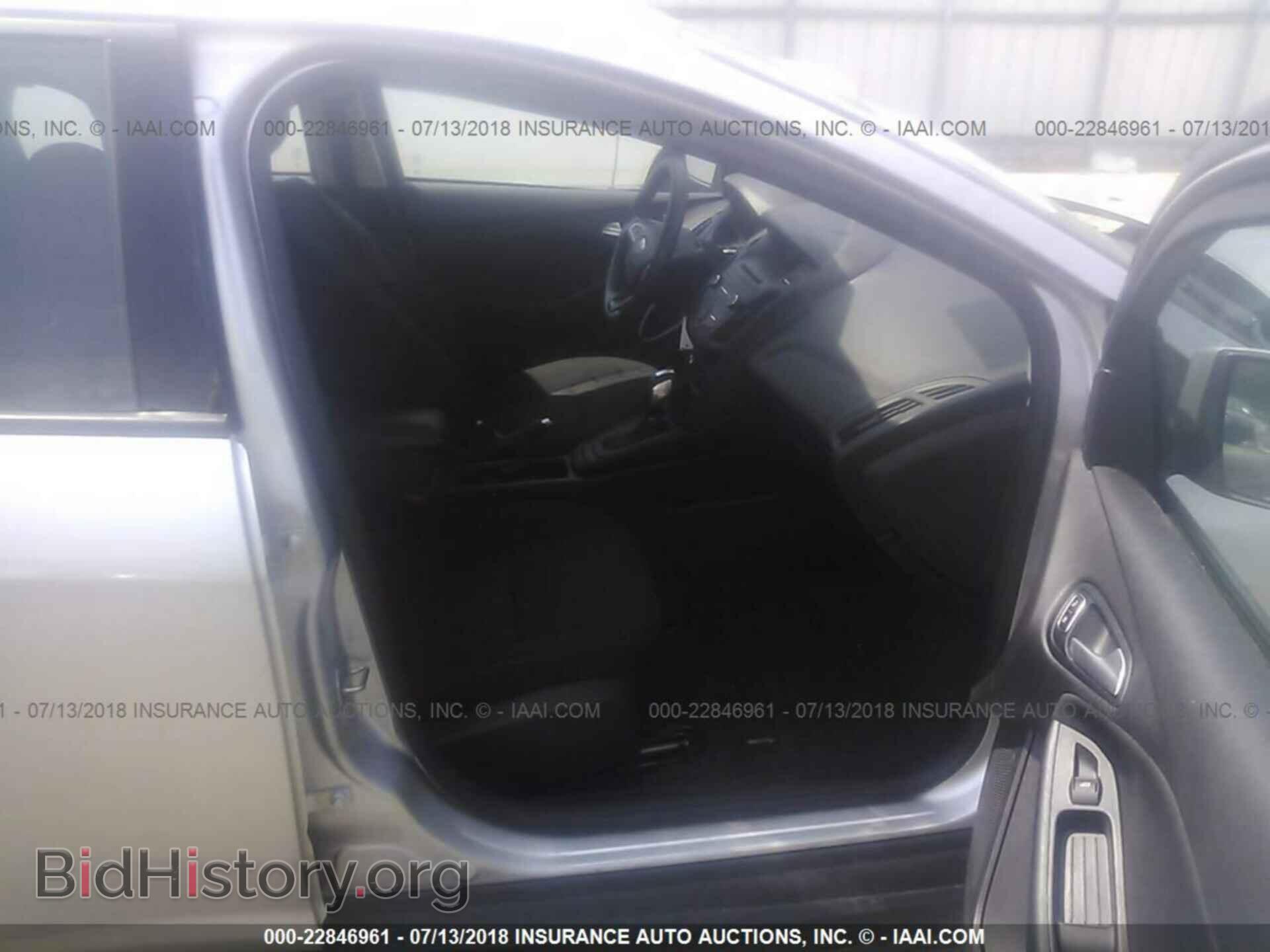 2015 Ford Focus - VIN: 1FADP3F21FL375772 - Photo 5