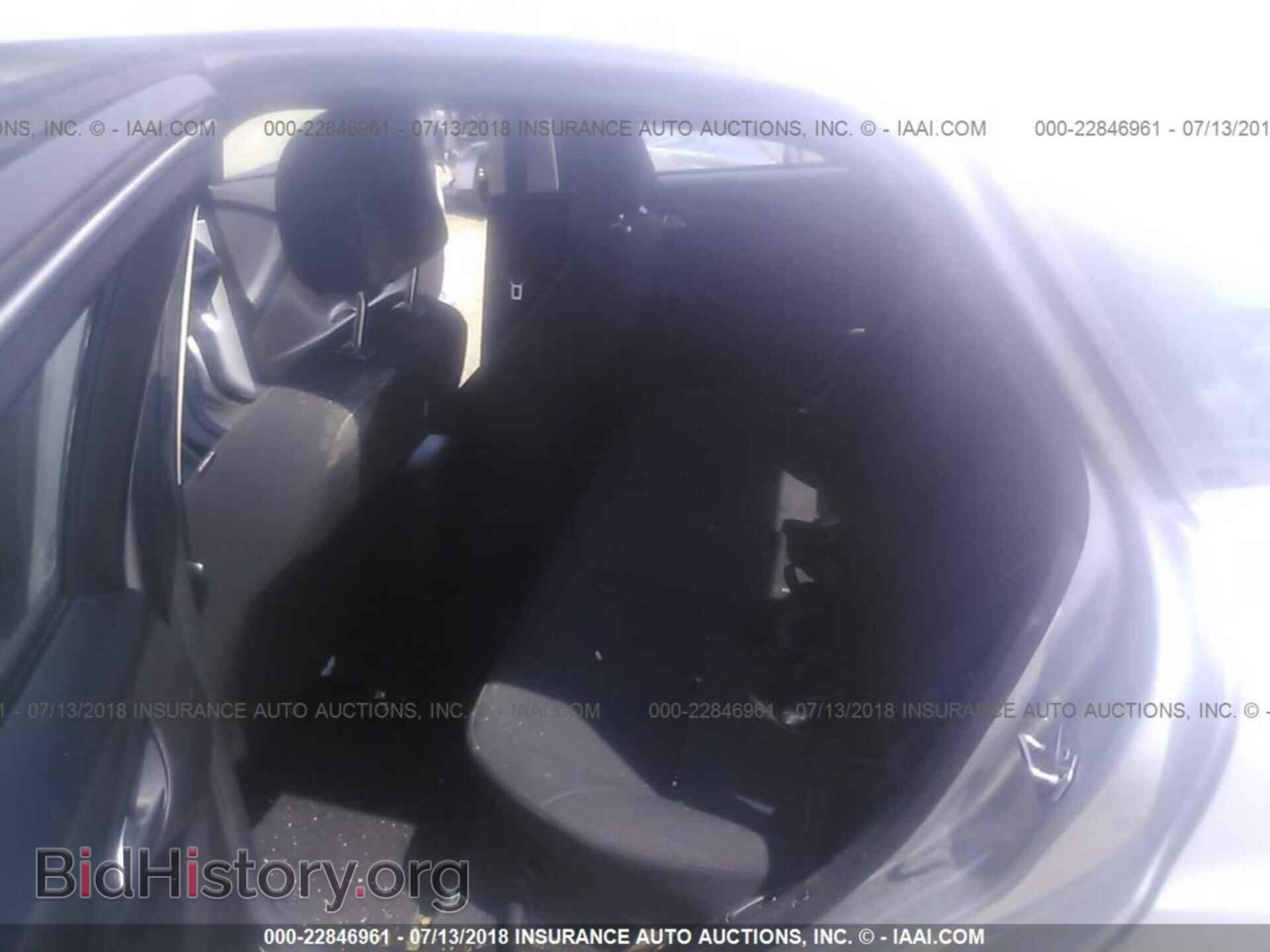 2015 Ford Focus - VIN: 1FADP3F21FL375772 - Photo 8
