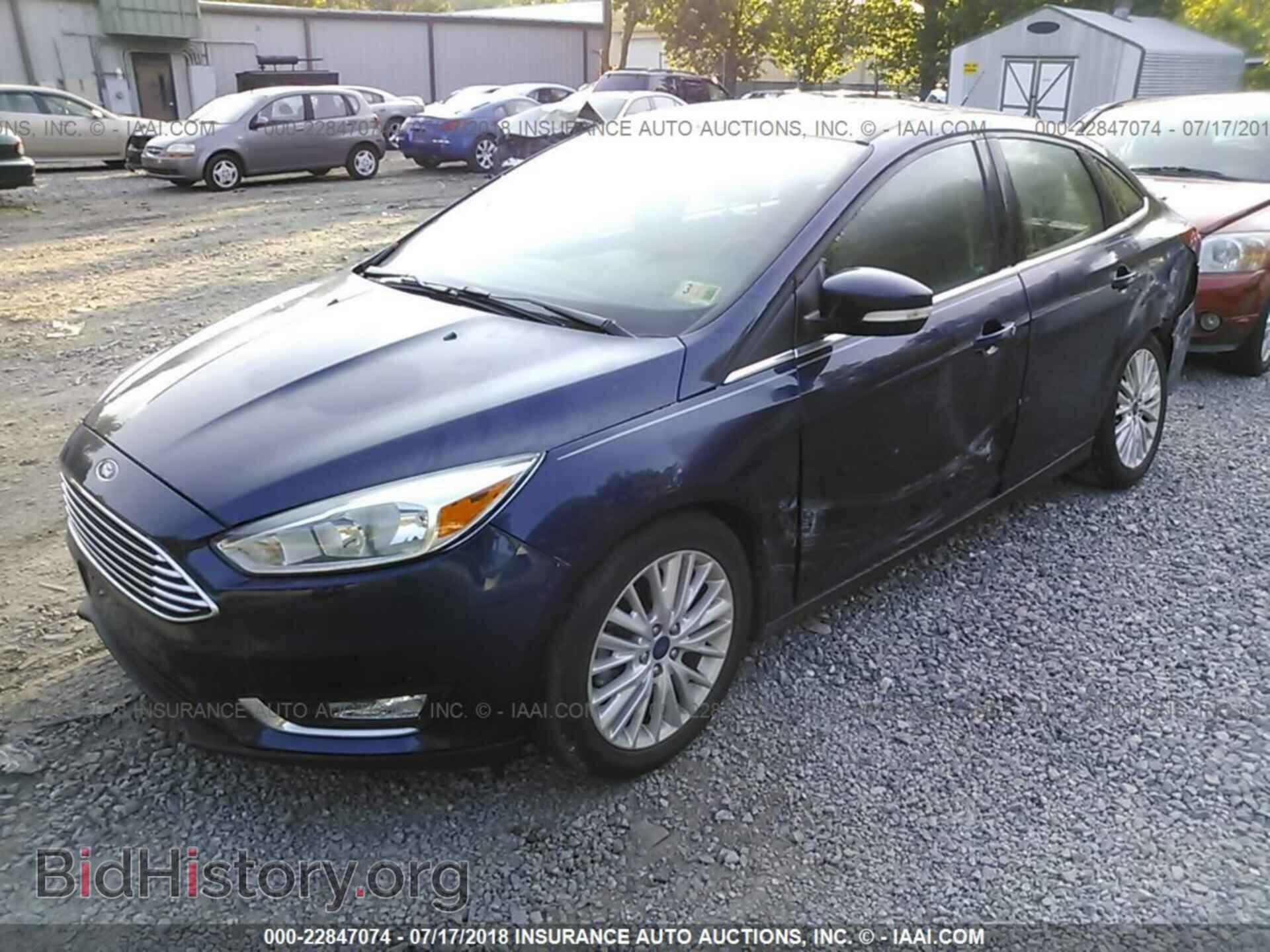 2016 Ford Focus - VIN: 1FADP3J21GL288110 - Photo 2