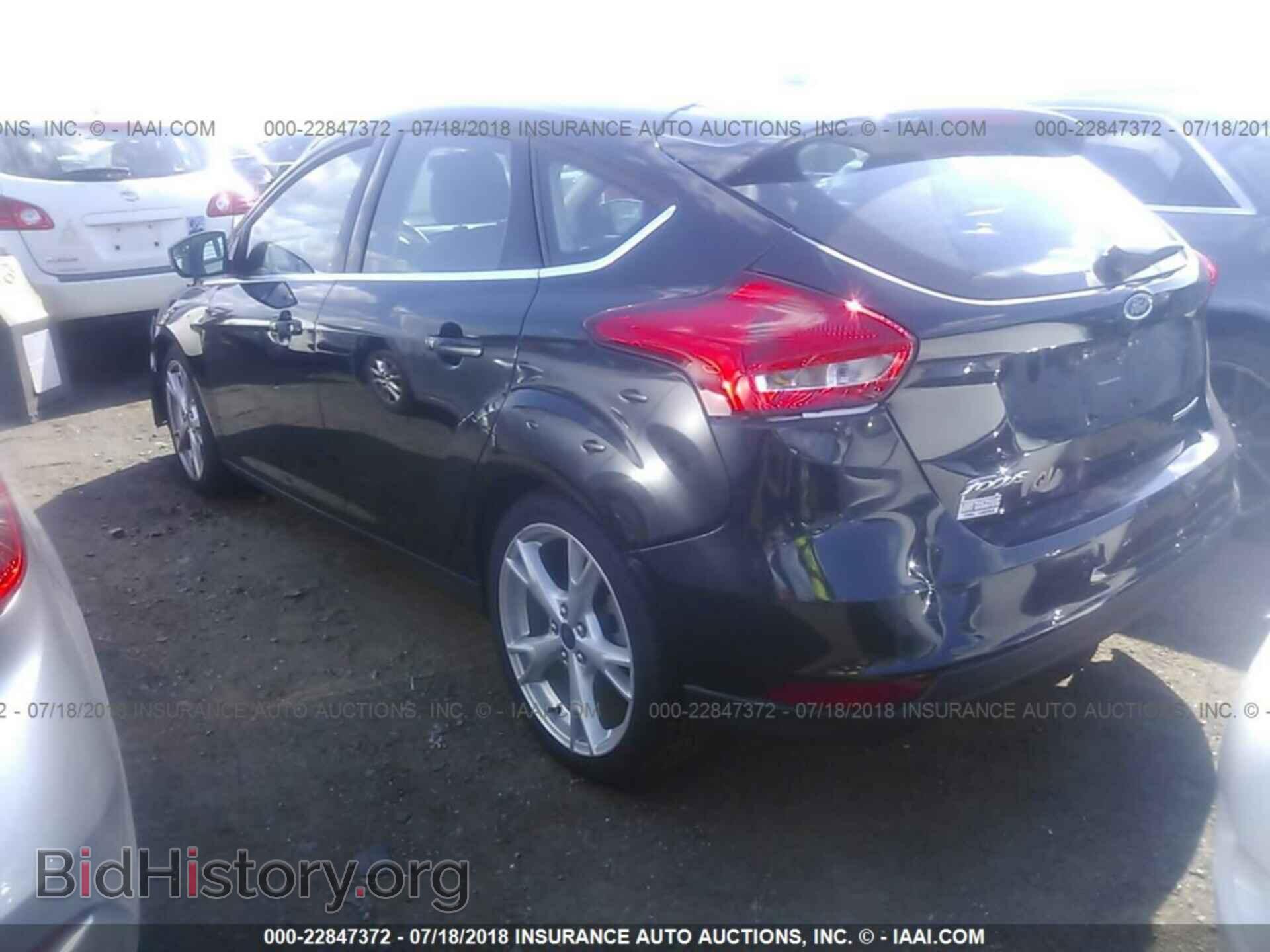 2015 Ford Focus - VIN: 1FADP3N26FL338332 - Photo 3