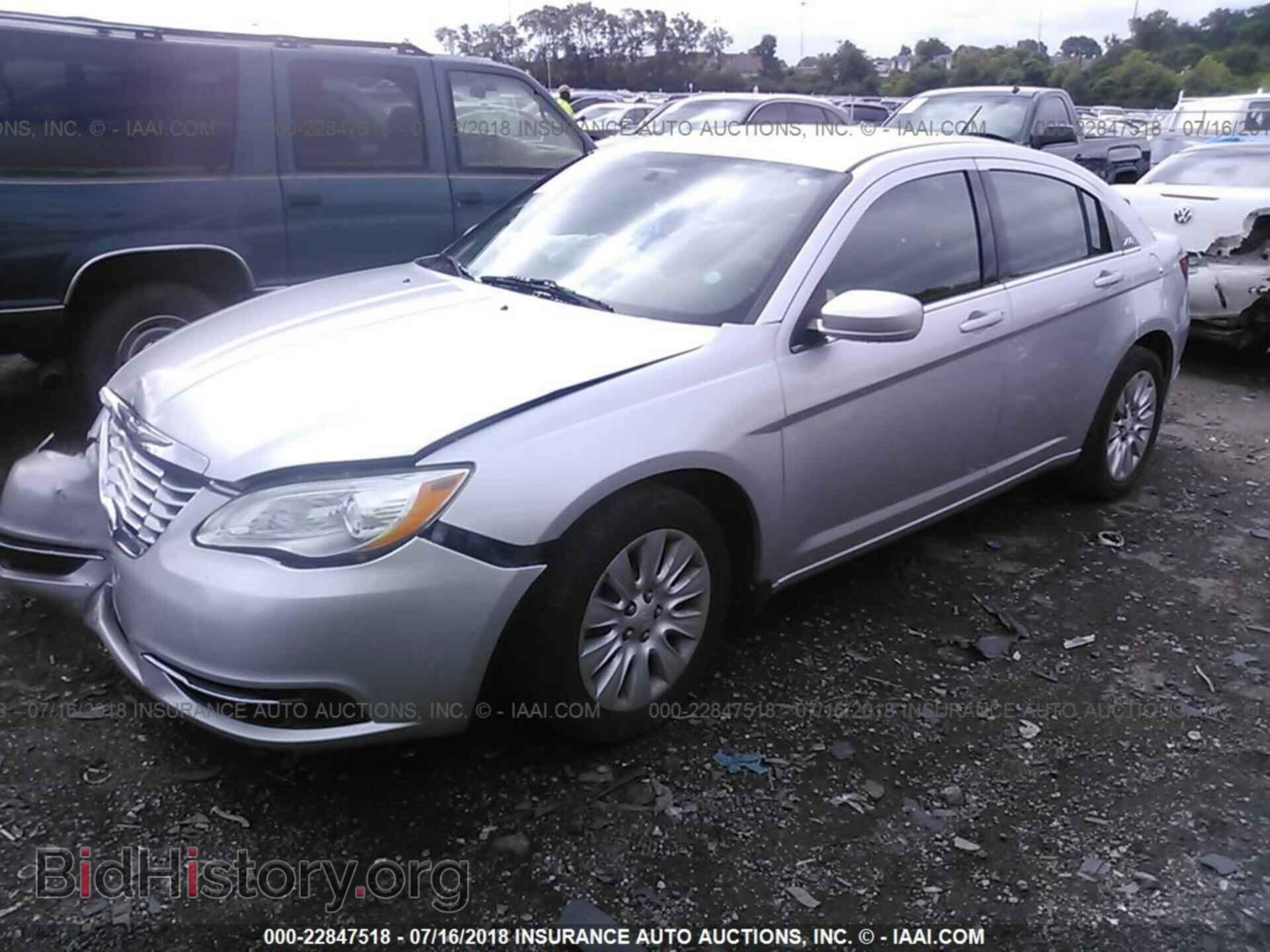 2012 Chrysler 200 - VIN: 1C3CCBABXCN226106 - Фото 2