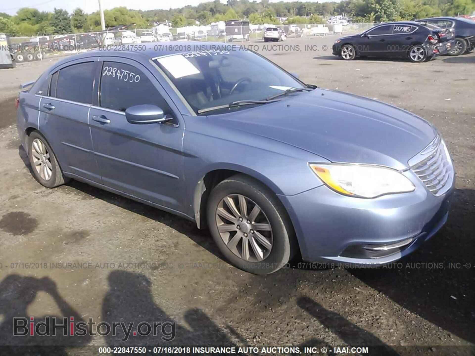 Photo 1C3BC1FG1BN559819 - Chrysler 200 2011