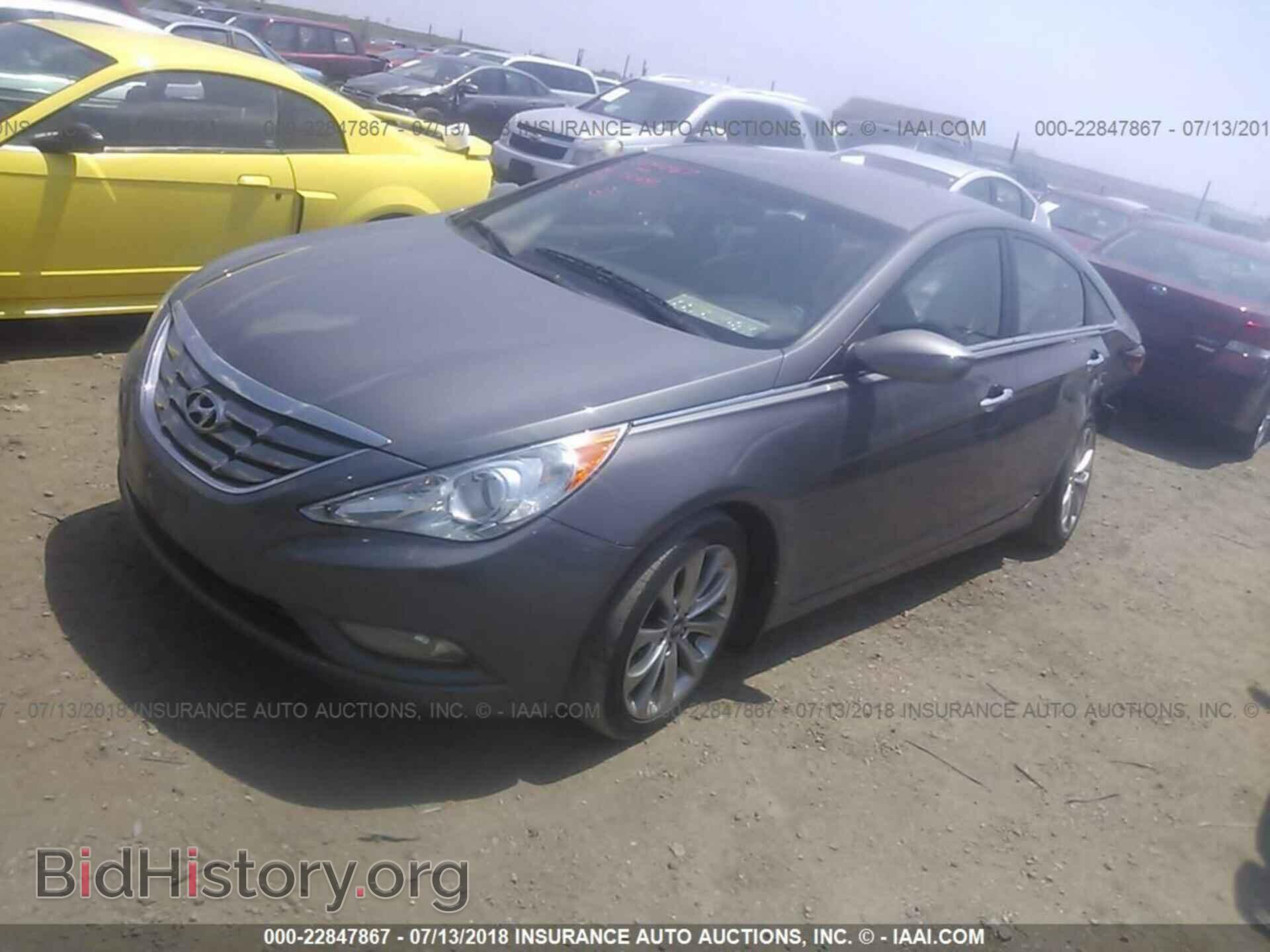 2012 Hyundai Sonata - VIN: 5NPEC4AC7CH441161 - Photo 2