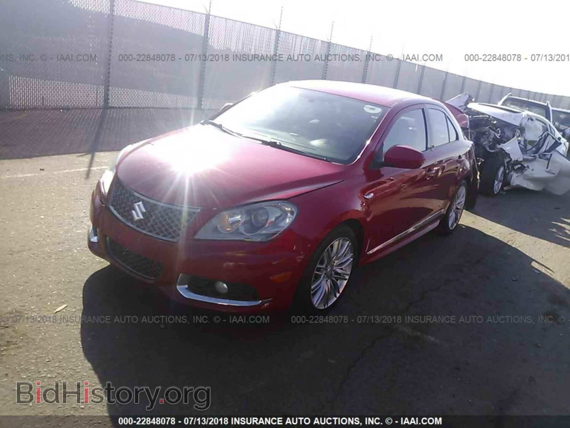 2012 Suzuki Kizashi - VIN: JS2RF9A69C6100599 - Photo 2