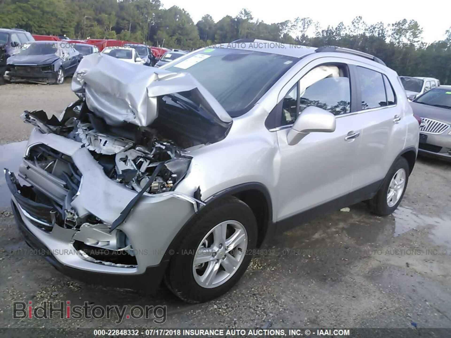 2017 Chevrolet Trax - VIN: 3GNCJLSB2HL282996 - Фото 2