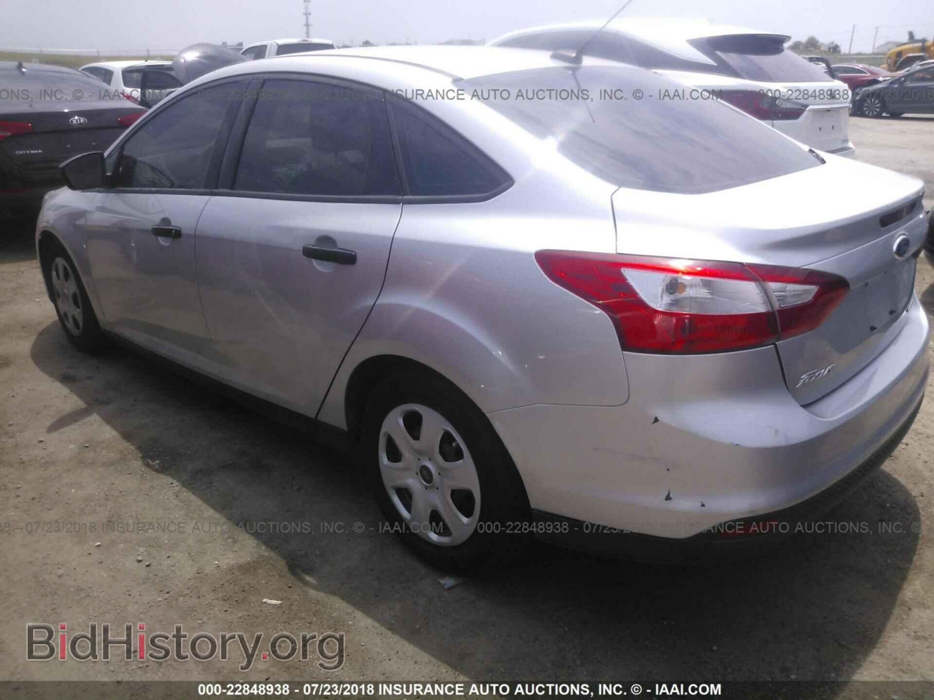 2014 Ford Focus - VIN: 1FADP3E29EL108623 - Фото 3