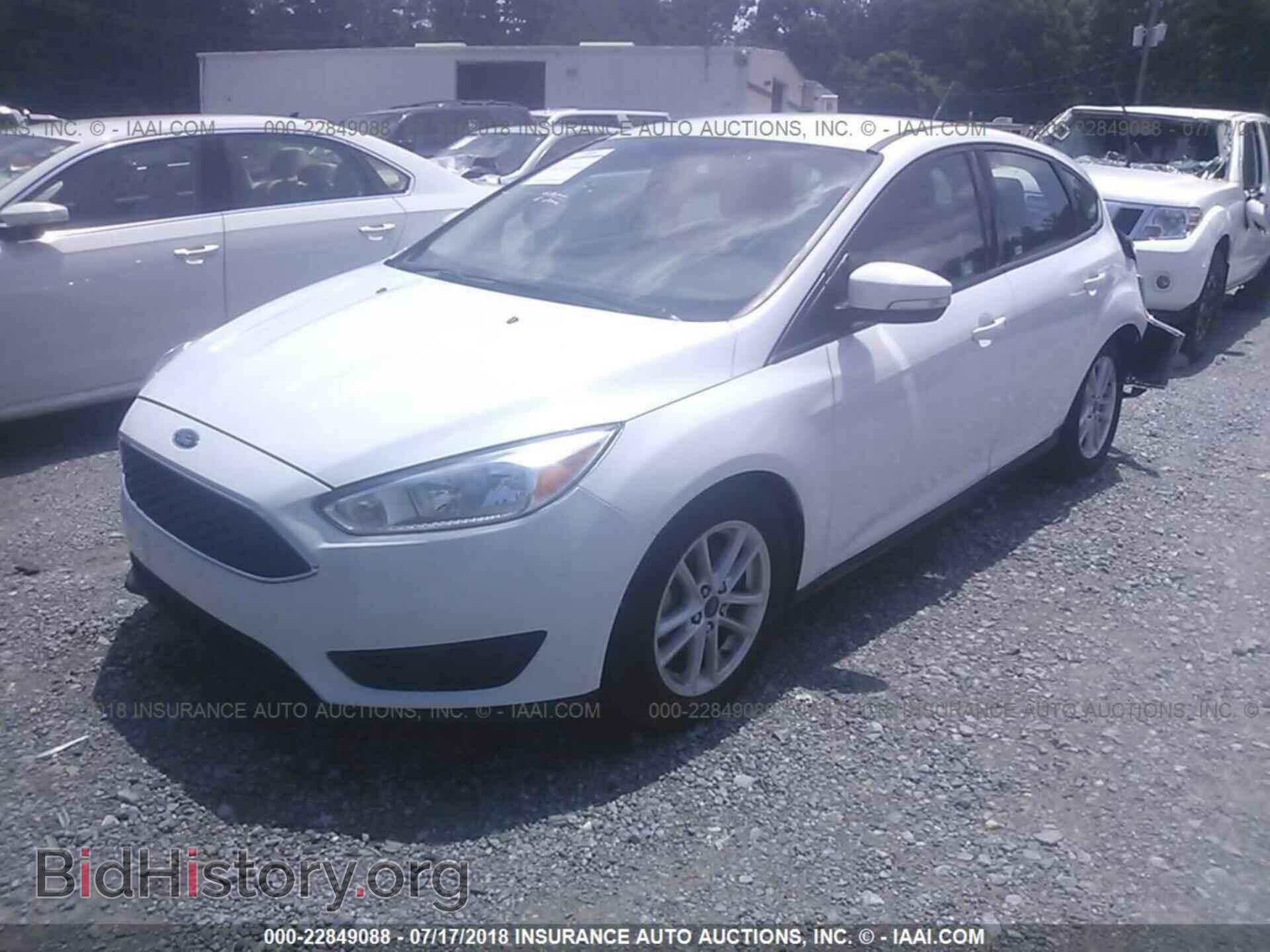 2017 Ford Focus - VIN: 1FADP3K22HL216235 - Photo 2