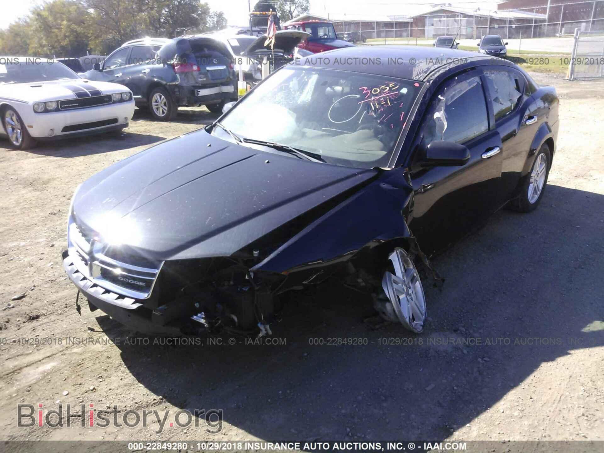 2011 Dodge Avenger - VIN: 1B3BD1FB2BN501832 - Photo 2