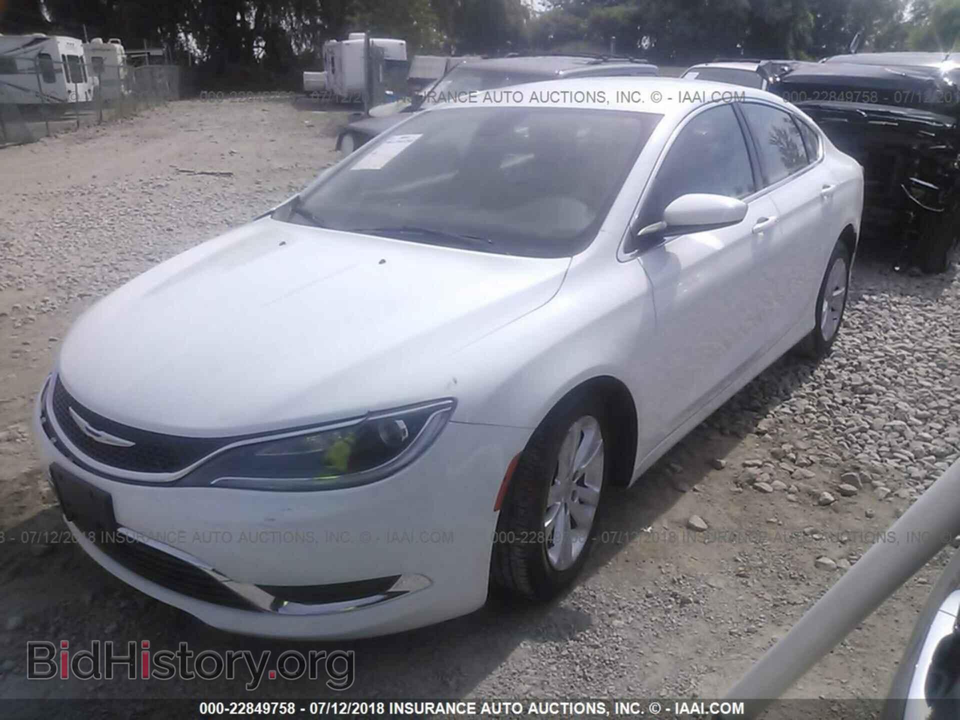 2015 Chrysler 200 - VIN: 1C3CCCAB6FN728671 - Photo 2