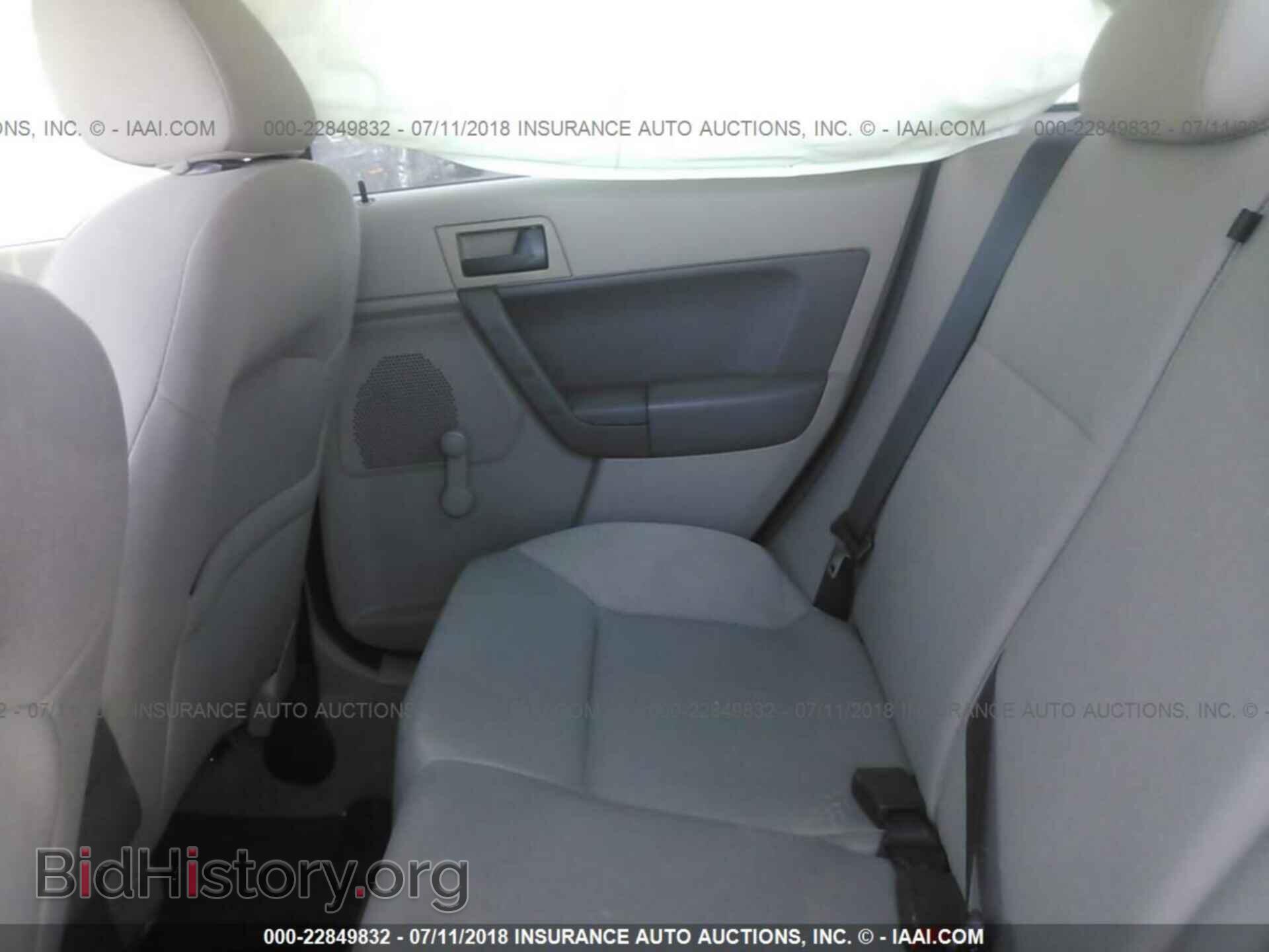 2011 Ford Focus - VIN: 1FAHP3EN2BW147494 - Фото 8