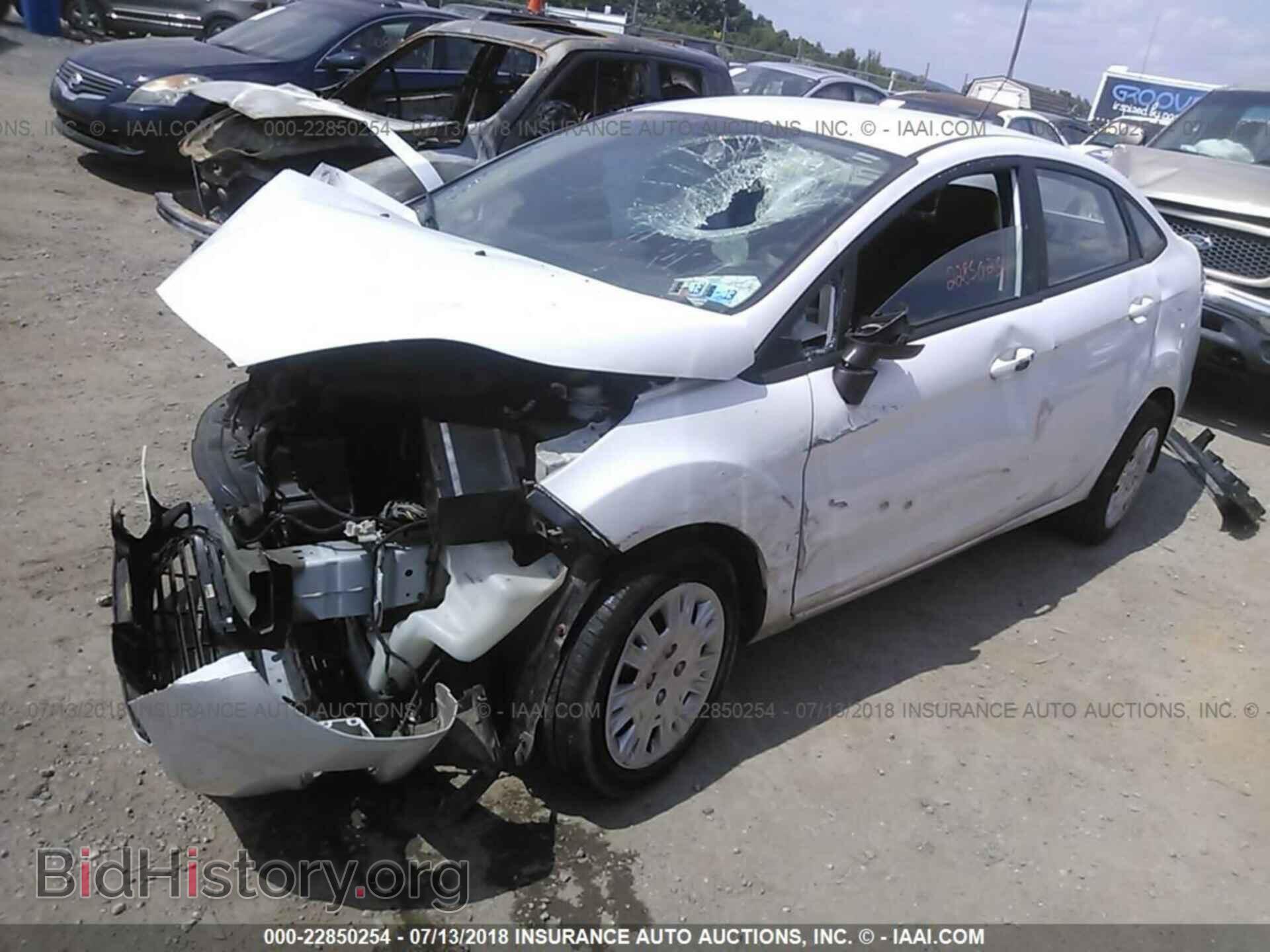 2014 Ford Fiesta - VIN: 3FADP4AJ8EM108503 - Фото 2