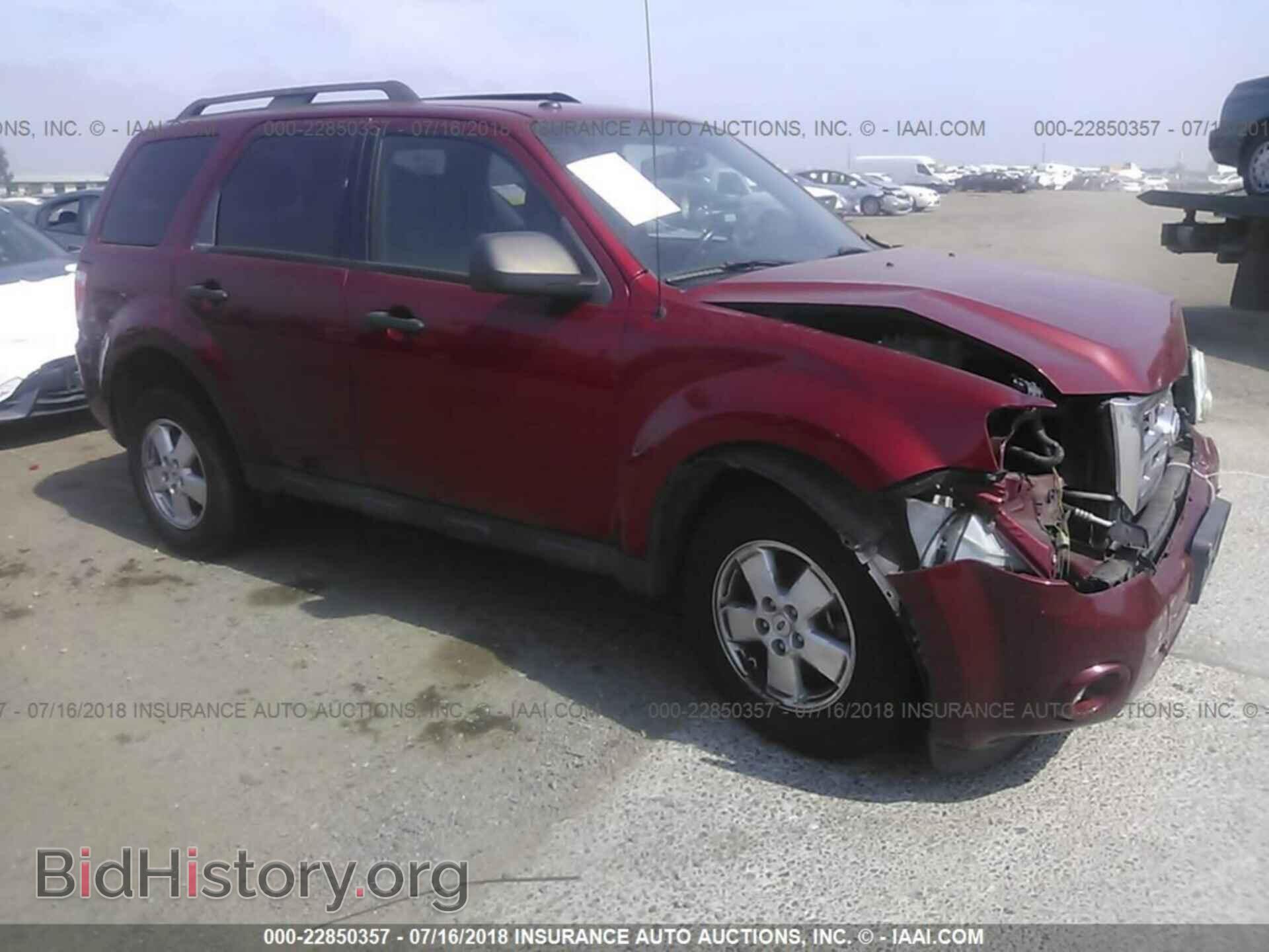 Photo 1FMCU0D77CKA91703 - Ford Escape 2012