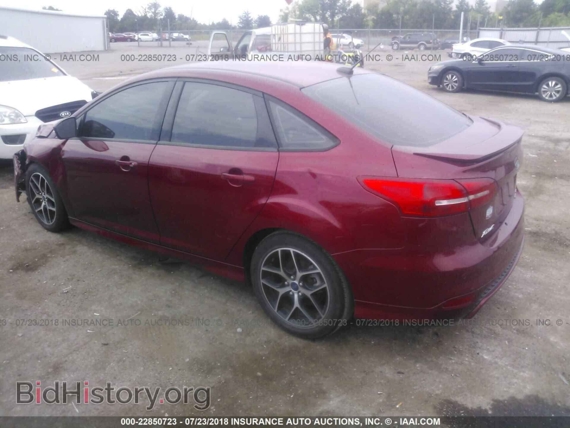 2015 Ford Focus - VIN: 1FADP3F2XFL368478 - Photo 3