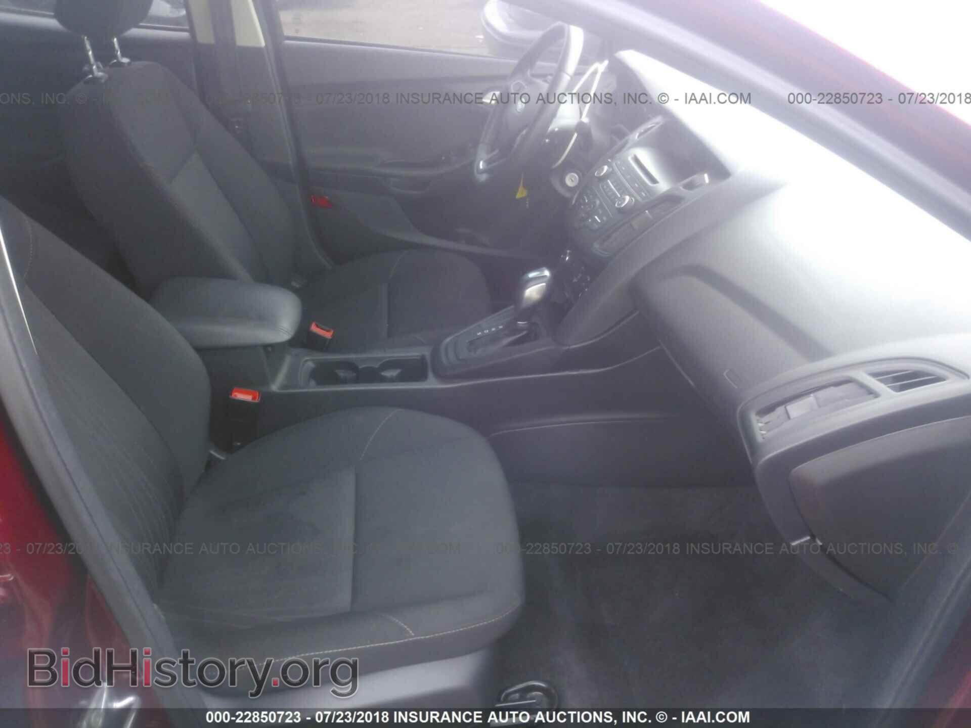 2015 Ford Focus - VIN: 1FADP3F2XFL368478 - Photo 5