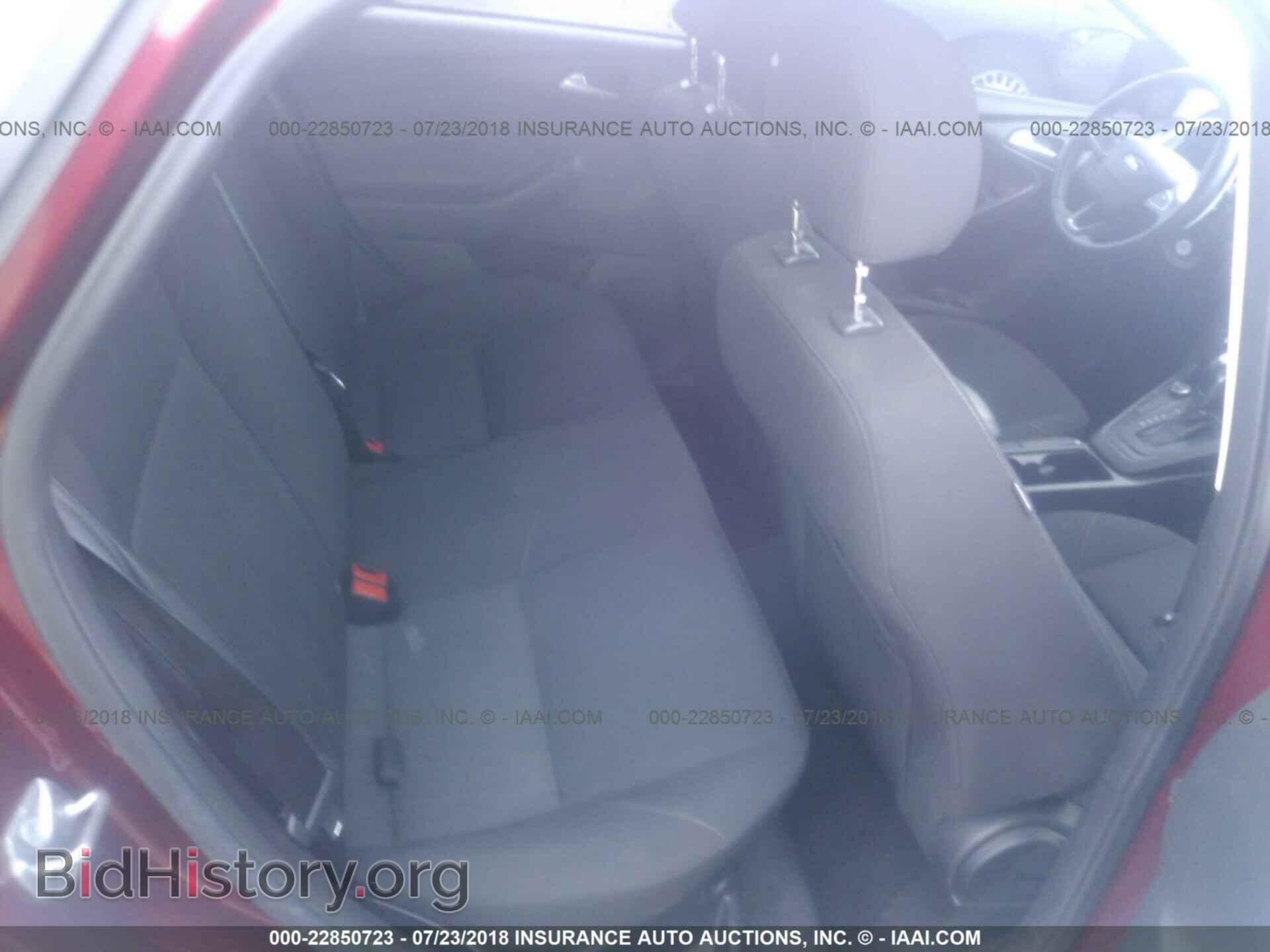 2015 Ford Focus - VIN: 1FADP3F2XFL368478 - Photo 8